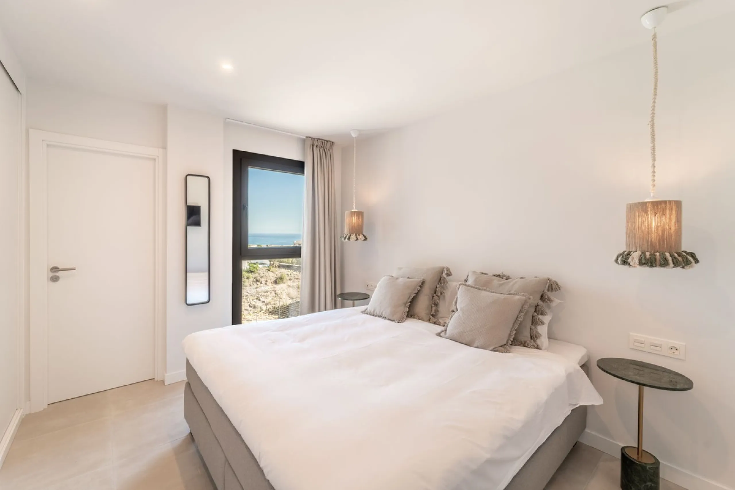 2-Bedroom / 2-Bathroom Apartment
