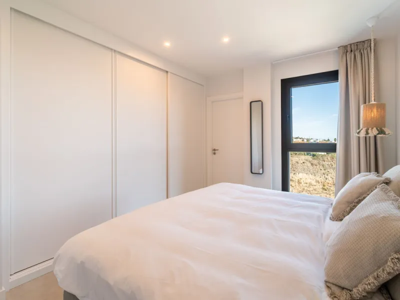 2-Bedroom / 2-Bathroom Apartment