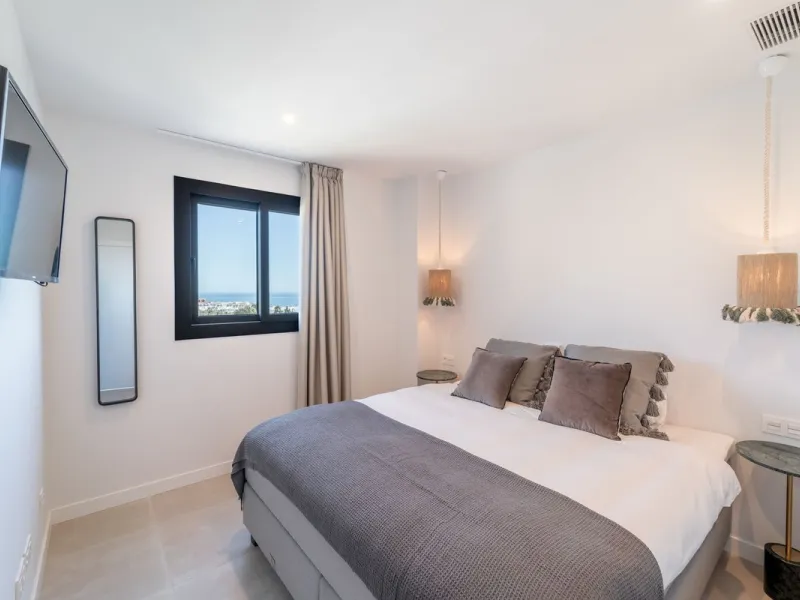 2-Bedroom / 2-Bathroom Apartment