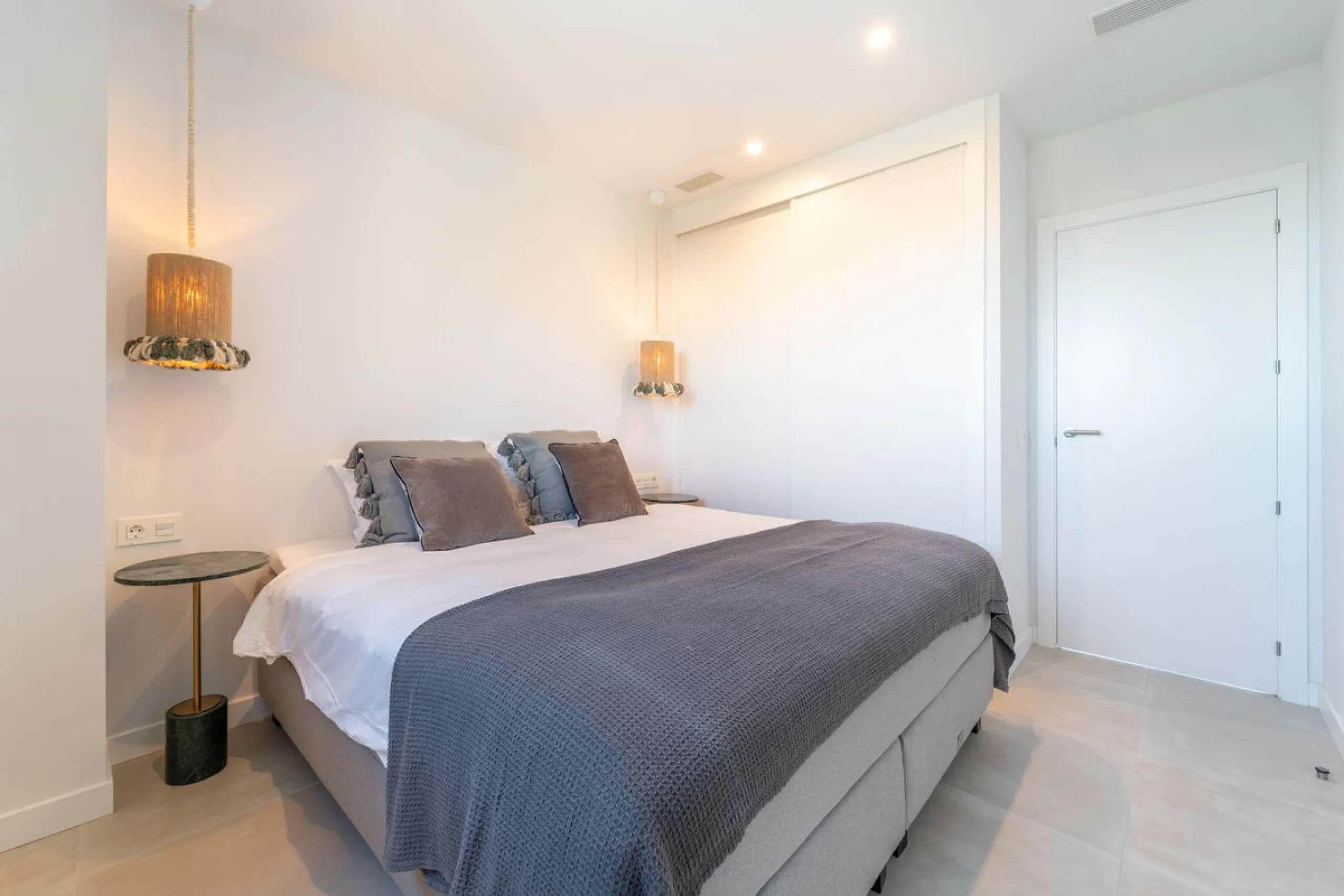 2-Bedroom / 2-Bathroom Apartment