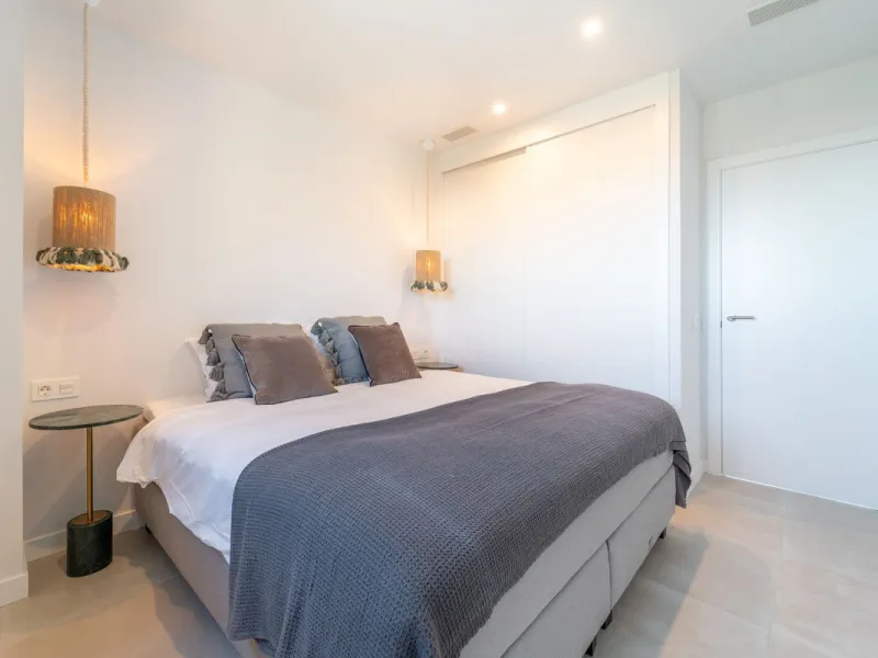 2-Bedroom / 2-Bathroom Apartment