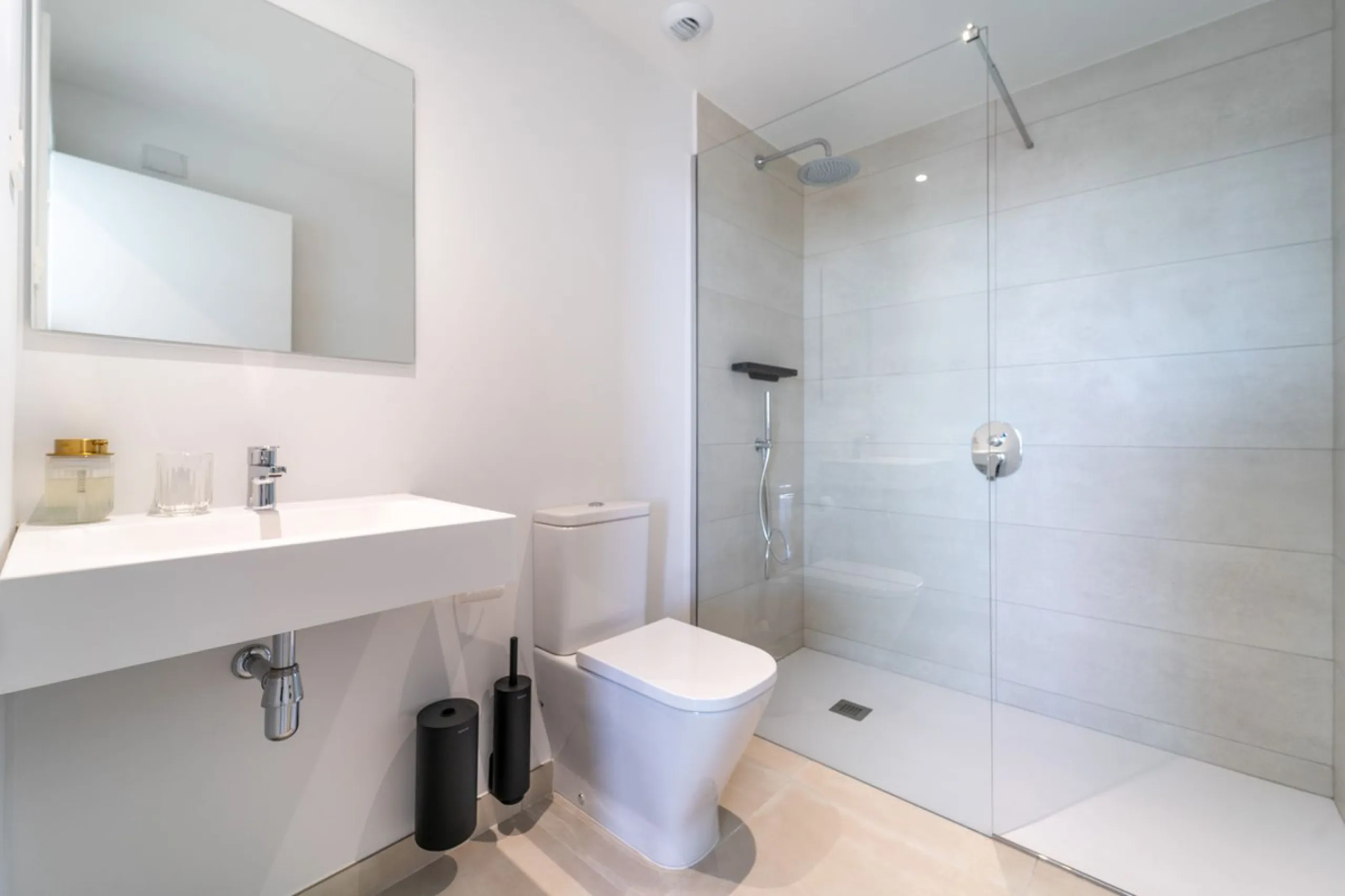 2-Bedroom / 2-Bathroom Apartment
