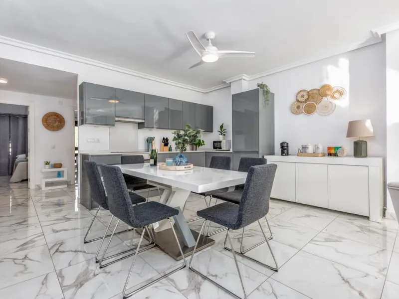 Apartment - Middle Floor Apartment в продаже в Marbella, Málaga. В доме 3 спален и 2 ванных комнат. Площадь дома 103 м²