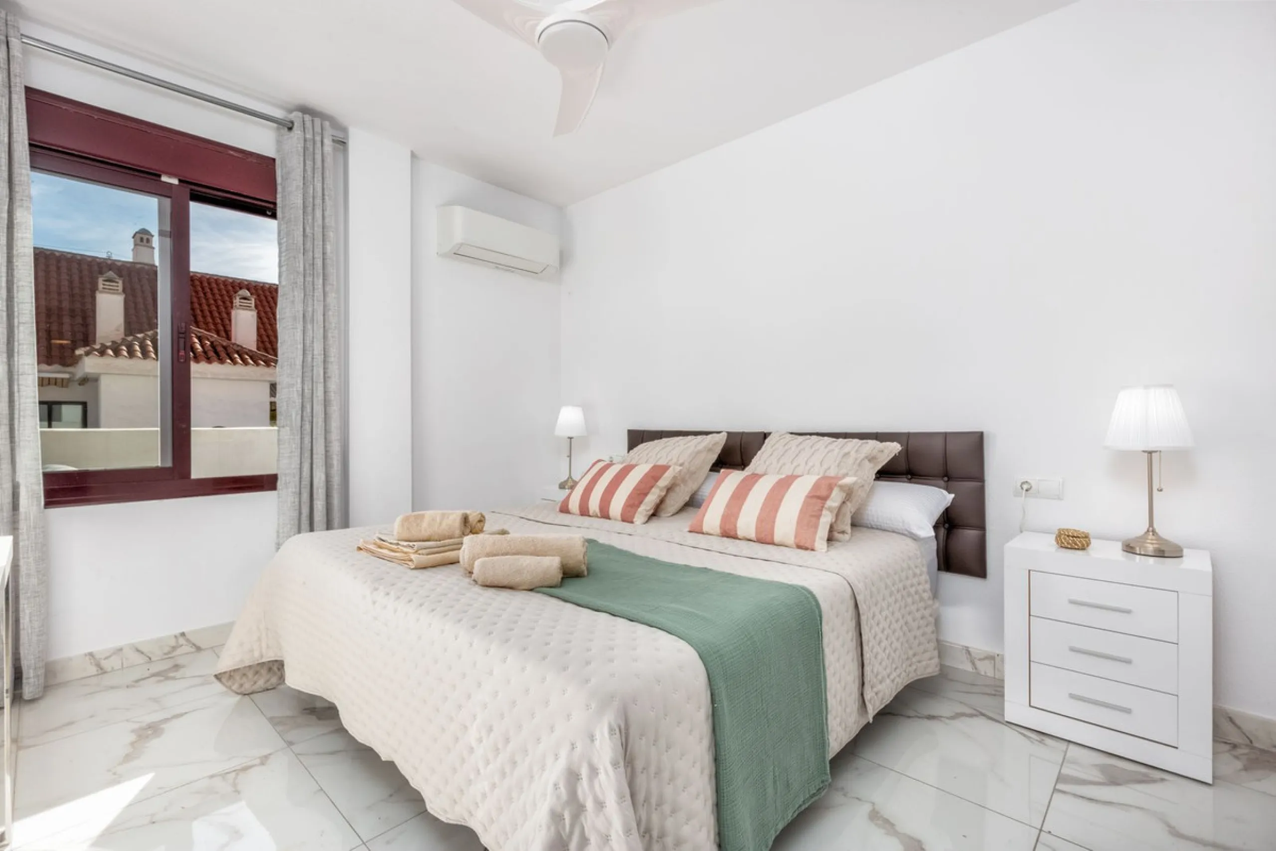 Apartment - Middle Floor Apartment в продаже в Marbella, Málaga. В доме 3 спален и 2 ванных комнат. Площадь дома 103 м²