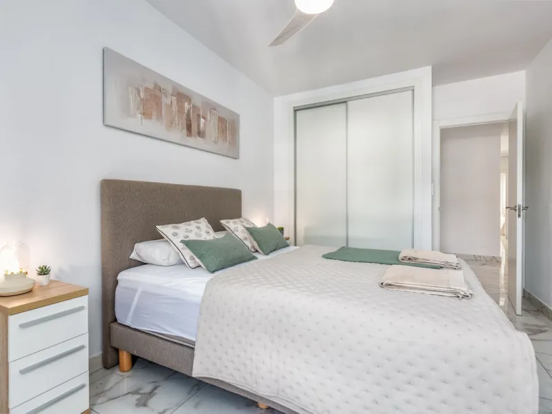 Apartment - Middle Floor Apartment в продаже в Marbella, Málaga. В доме 3 спален и 2 ванных комнат. Площадь дома 103 м²