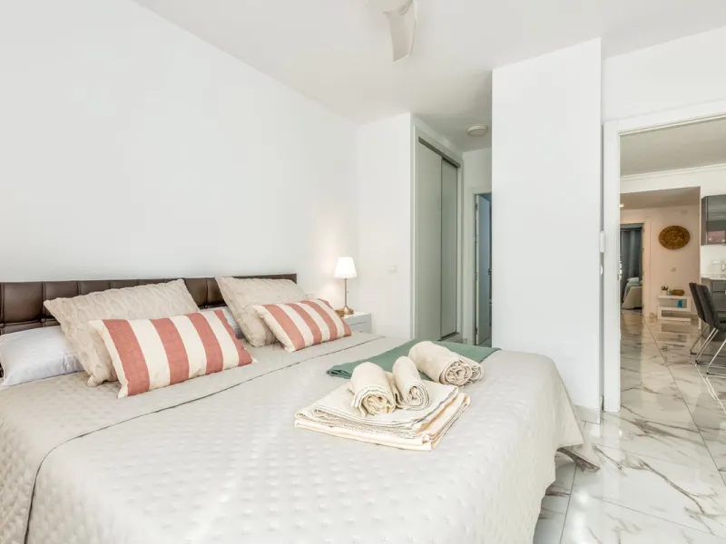 Apartment - Middle Floor Apartment в продаже в Marbella, Málaga. В доме 3 спален и 2 ванных комнат. Площадь дома 103 м²