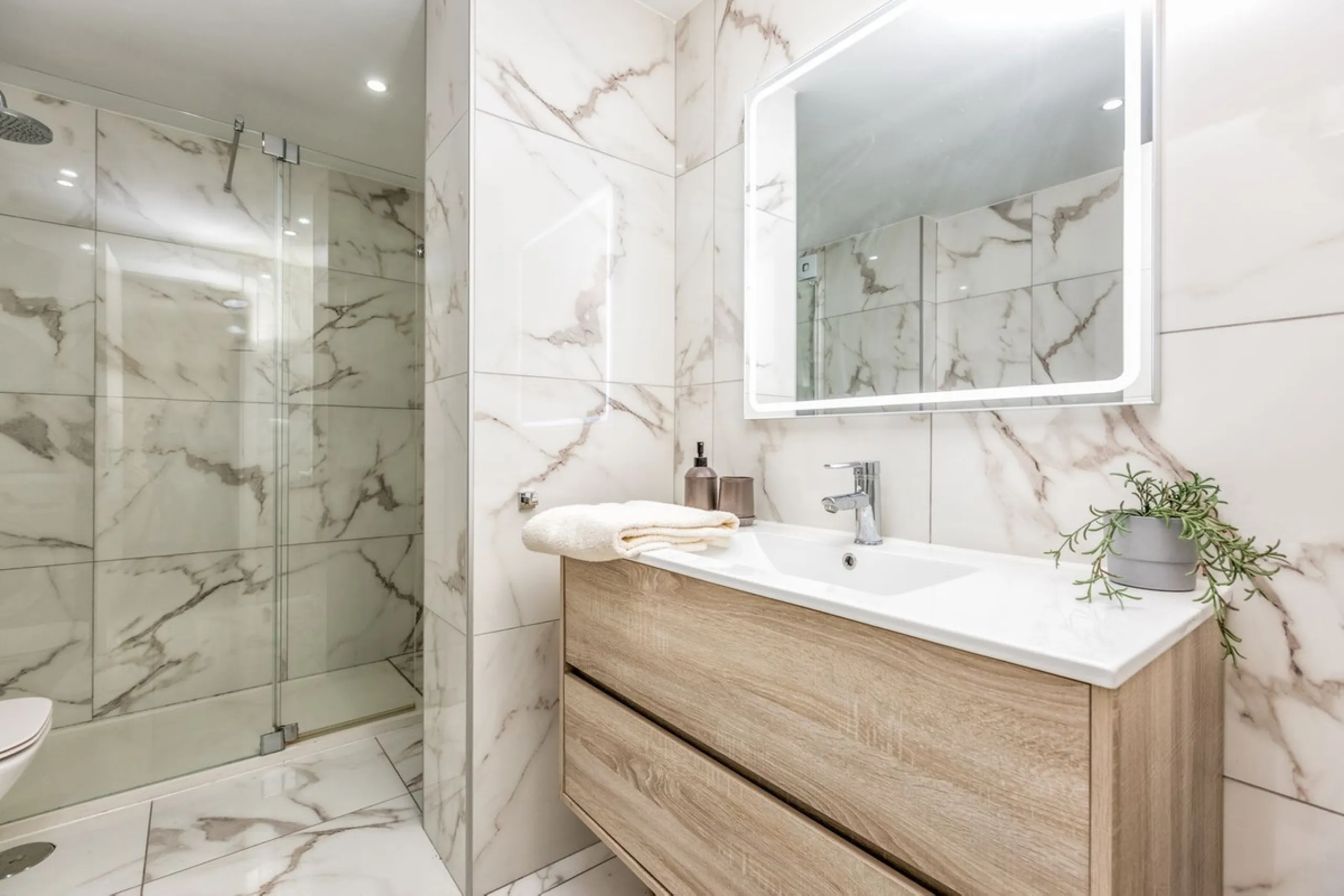 Apartment - Middle Floor Apartment в продаже в Marbella, Málaga. В доме 3 спален и 2 ванных комнат. Площадь дома 103 м²