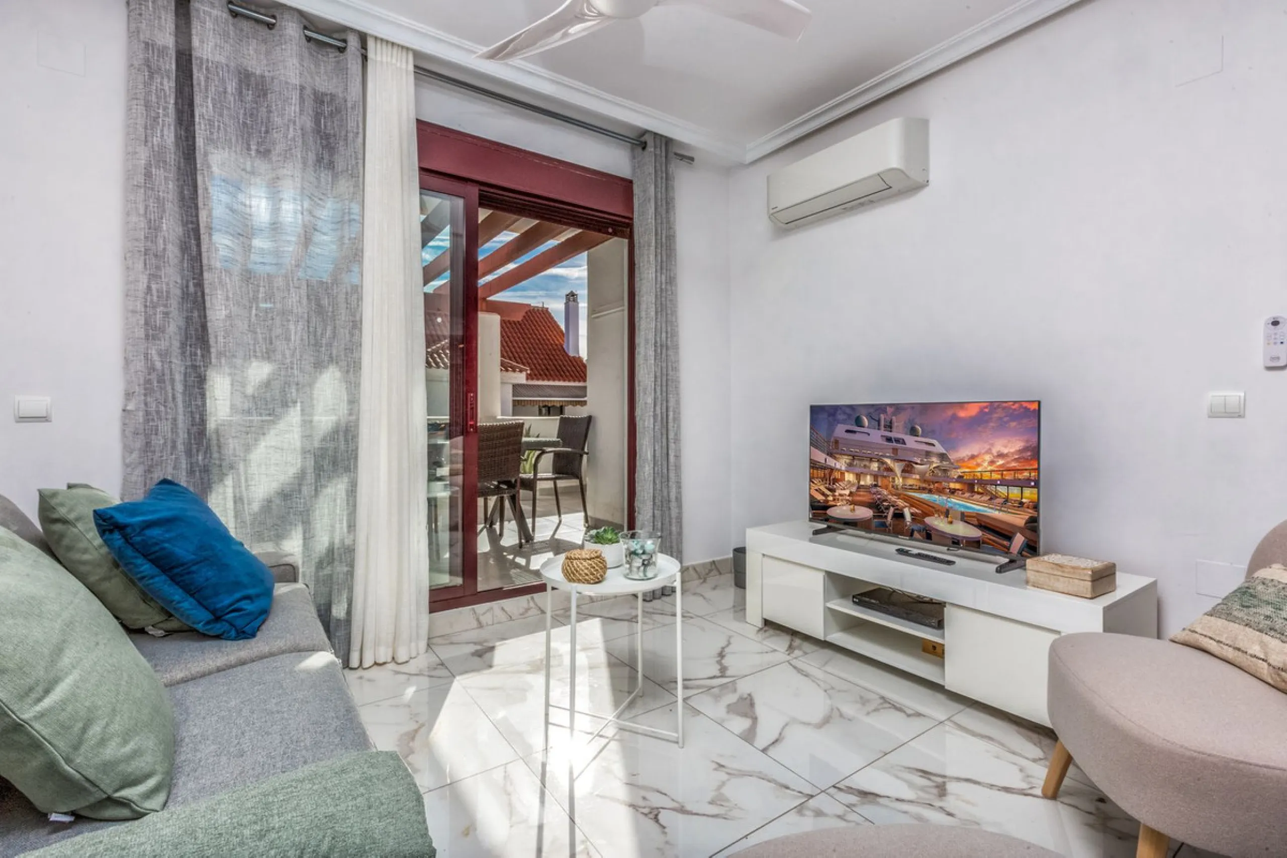 Apartment - Middle Floor Apartment в продаже в Marbella, Málaga. В доме 3 спален и 2 ванных комнат. Площадь дома 103 м²