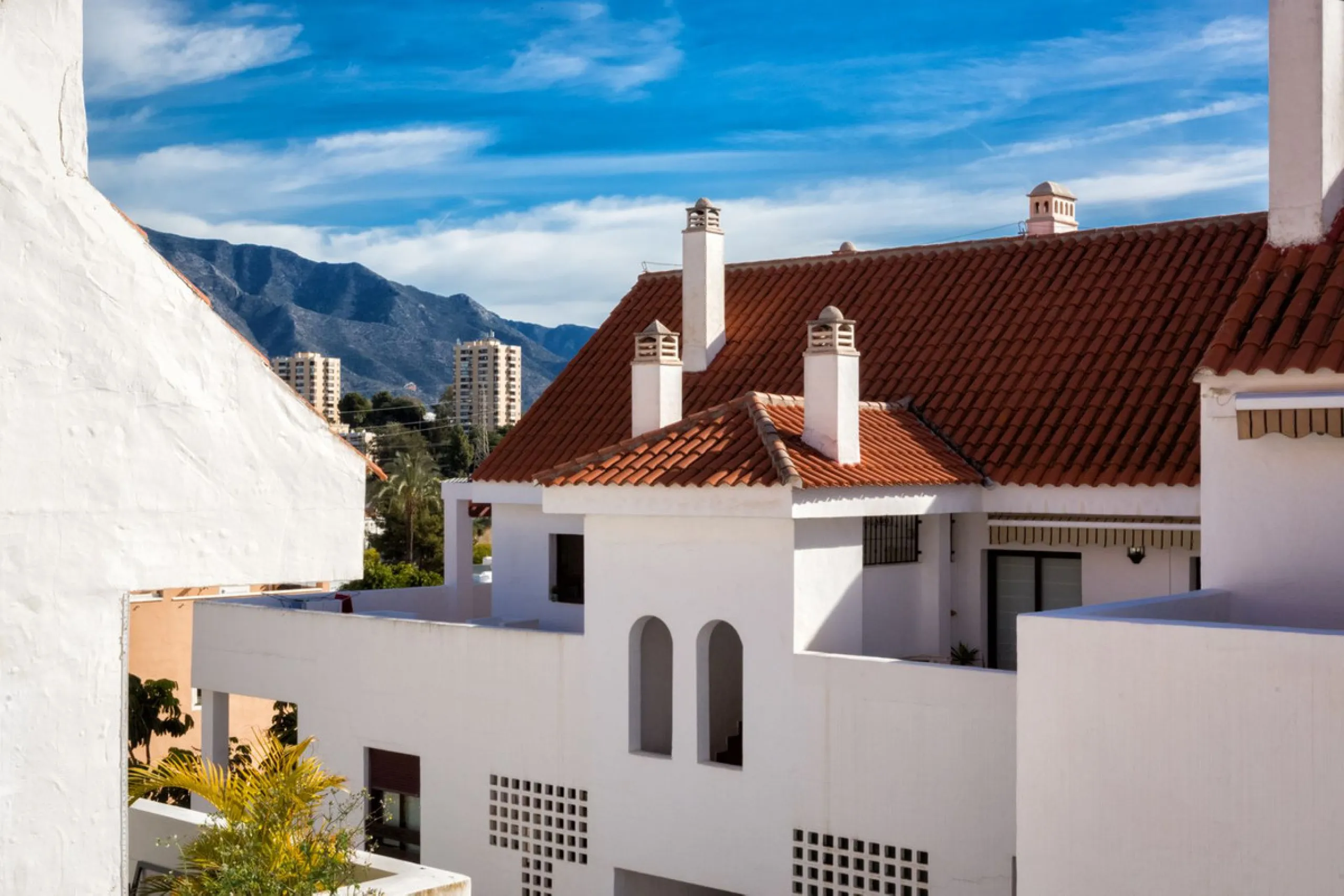 Apartment - Middle Floor Apartment в продаже в Marbella, Málaga. В доме 3 спален и 2 ванных комнат. Площадь дома 103 м²