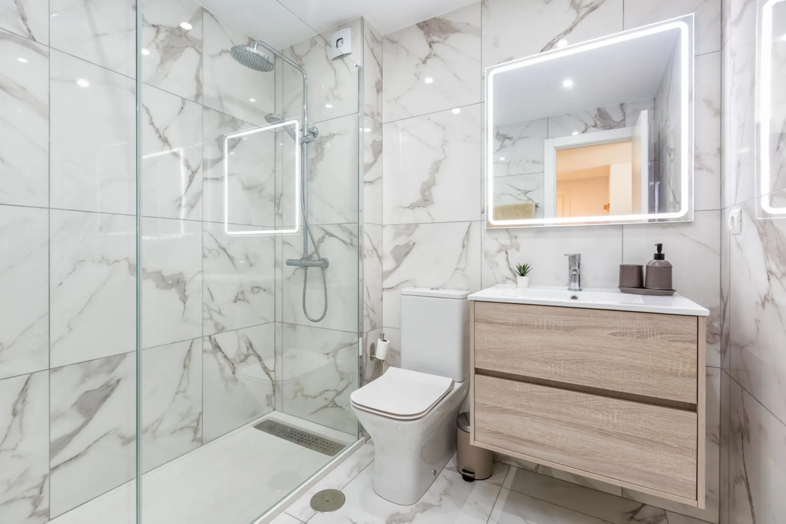 Apartment - Middle Floor Apartment в продаже в Marbella, Málaga. В доме 3 спален и 2 ванных комнат. Площадь дома 103 м²