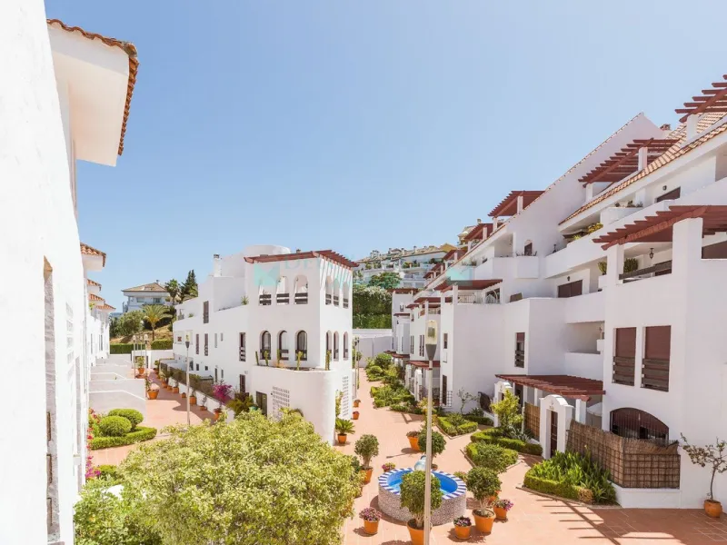 Apartment - Middle Floor Apartment в продаже в Marbella, Málaga. В доме 3 спален и 2 ванных комнат. Площадь дома 103 м²