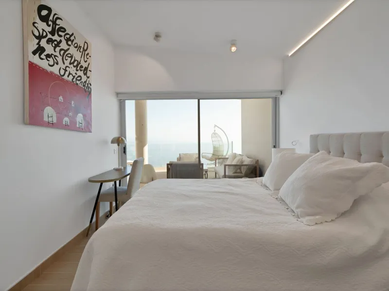 Penthouse with Breath taking Mediterranean Views in Residential Med One