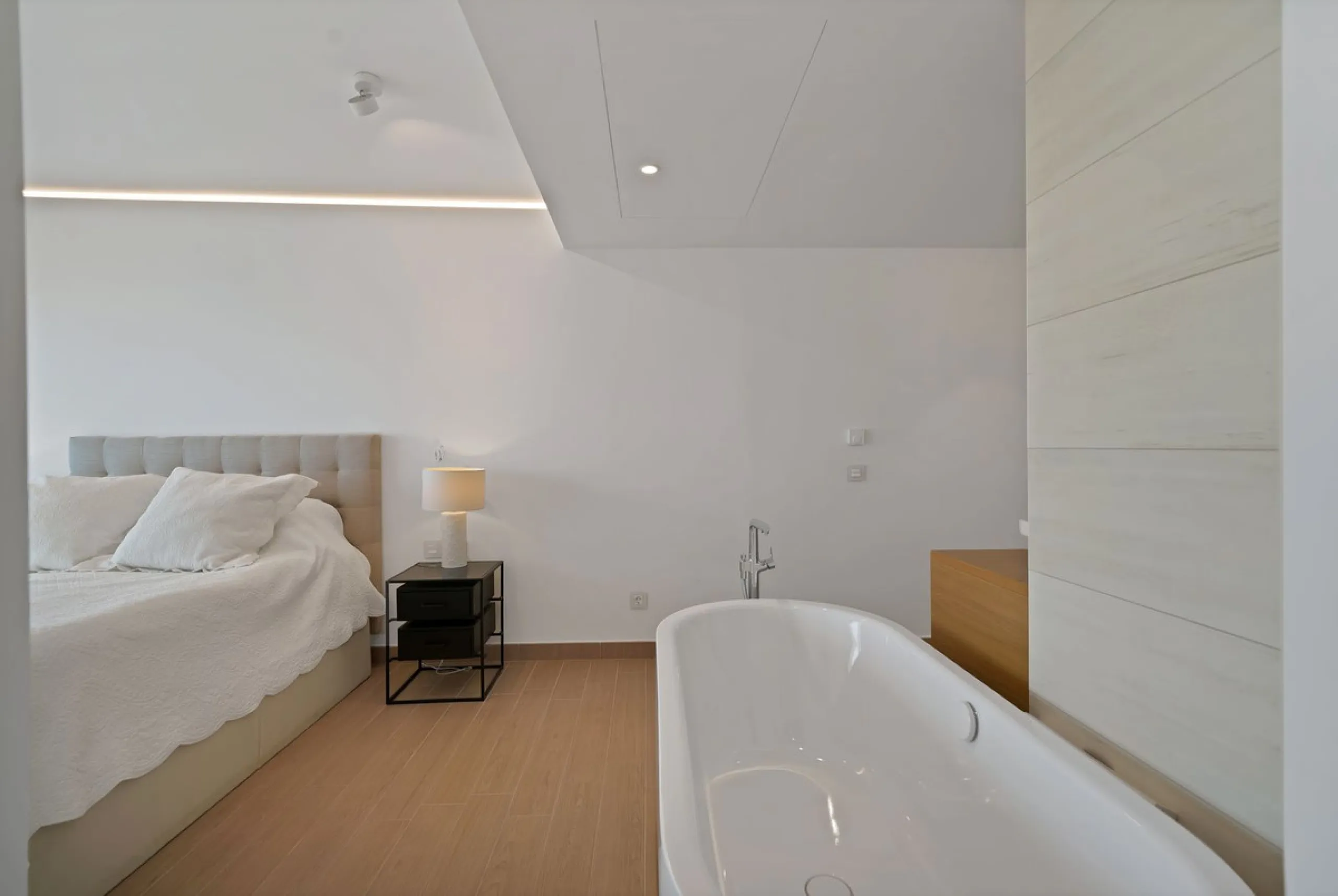 Penthouse with Breath taking Mediterranean Views in Residential Med One