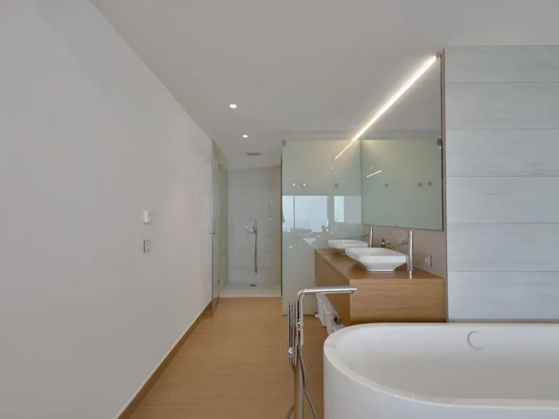 Penthouse with Breath taking Mediterranean Views in Residential Med One