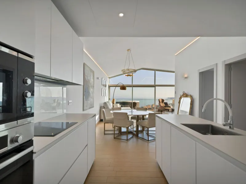 Penthouse with Breath taking Mediterranean Views in Residential Med One