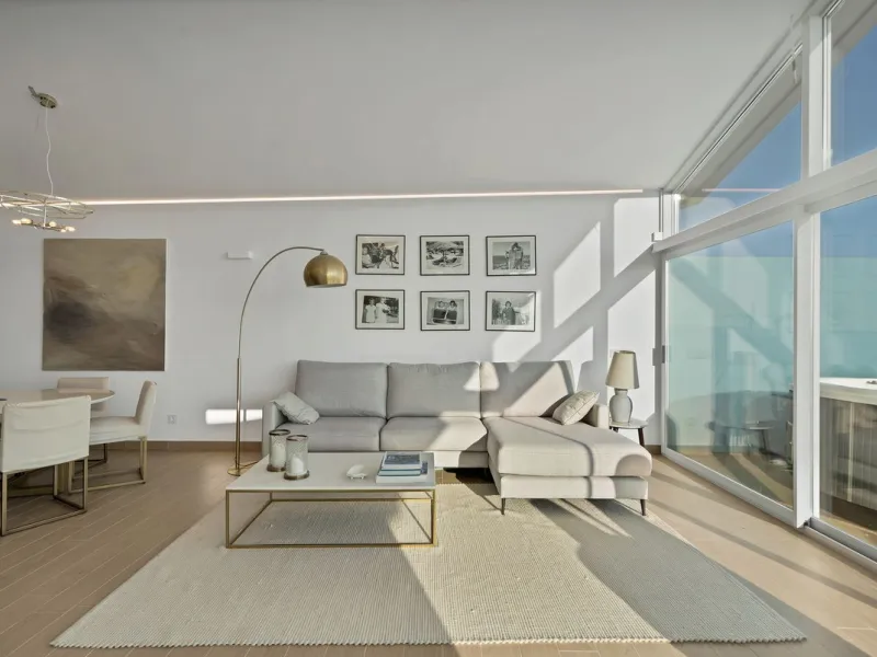 Penthouse with Breath taking Mediterranean Views in Residential Med One