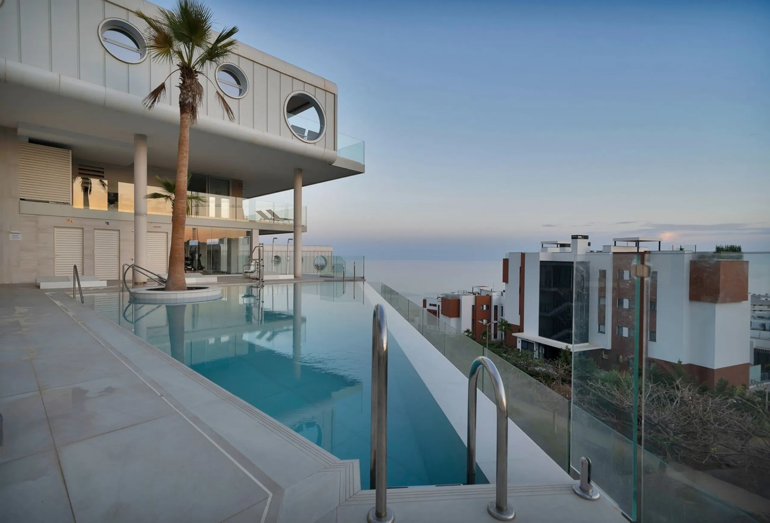 Penthouse with Breath taking Mediterranean Views in Residential Med One
