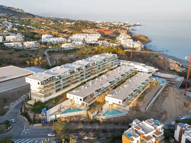 Penthouse with Breath taking Mediterranean Views in Residential Med One