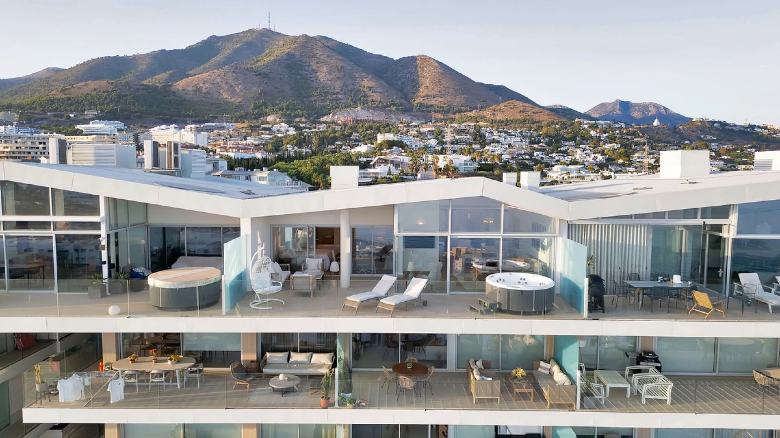 Penthouse with Breath taking Mediterranean Views in Residential Med One