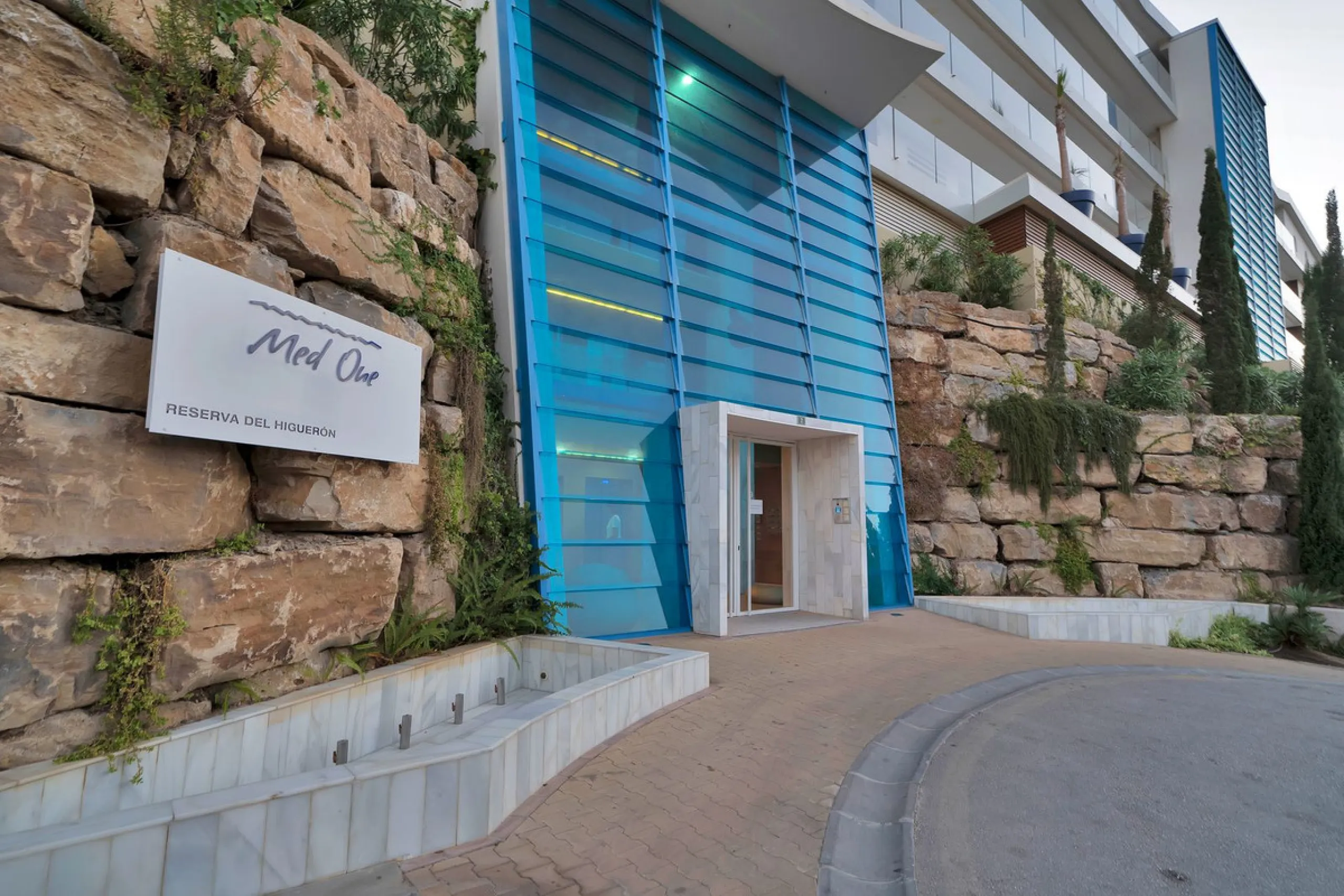Penthouse with Breath taking Mediterranean Views in Residential Med One