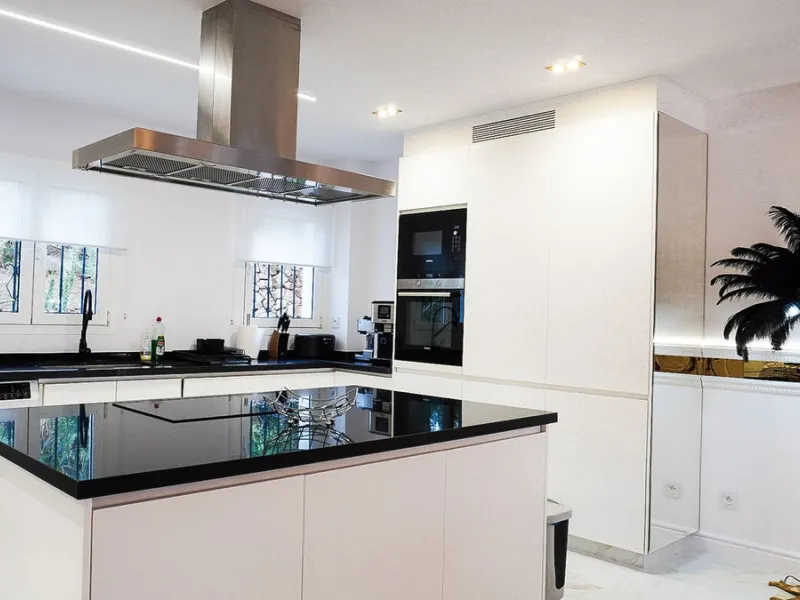 Apartment - Ground Floor Apartment в продаже в Marbella, Málaga. В доме 2 спален и 1 ванных комнат. Площадь дома 90 м²
