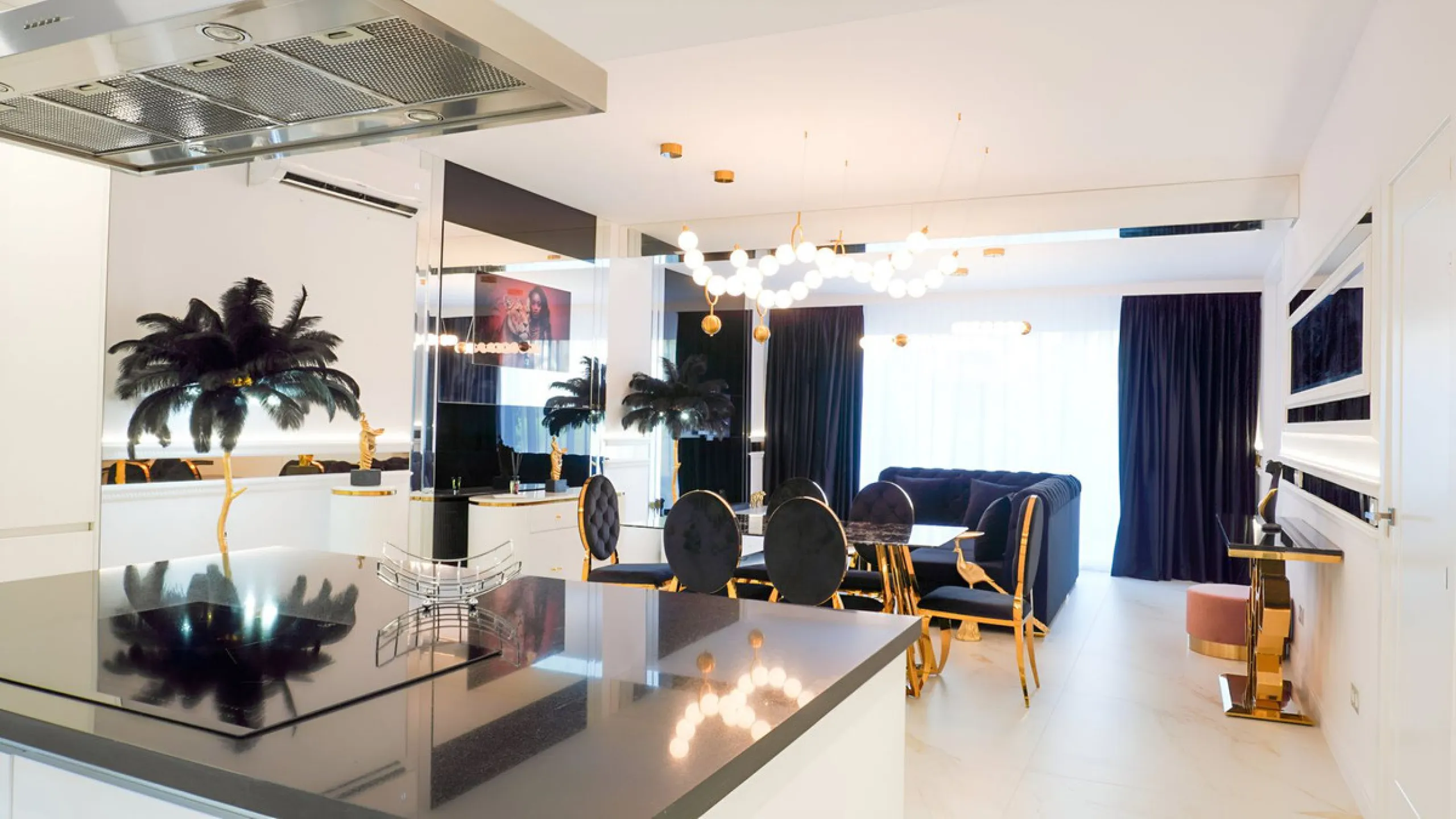 Apartment - Ground Floor Apartment в продаже в Marbella, Málaga. В доме 2 спален и 1 ванных комнат. Площадь дома 90 м²