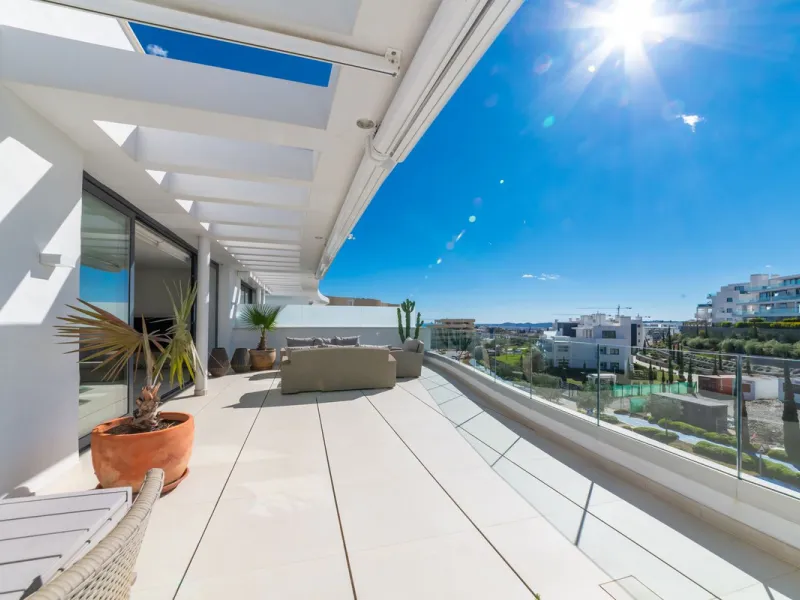 Exclusive Penthouse in Higuerón – Luxury Living on One Level