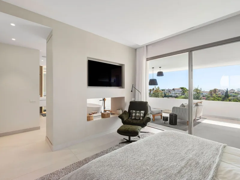 House - Semi-Detached House в продаже в Marbella, Málaga. В доме 4 спален и 4 ванных комнат. Площадь дома 463 м². Площадь участка 90 м²