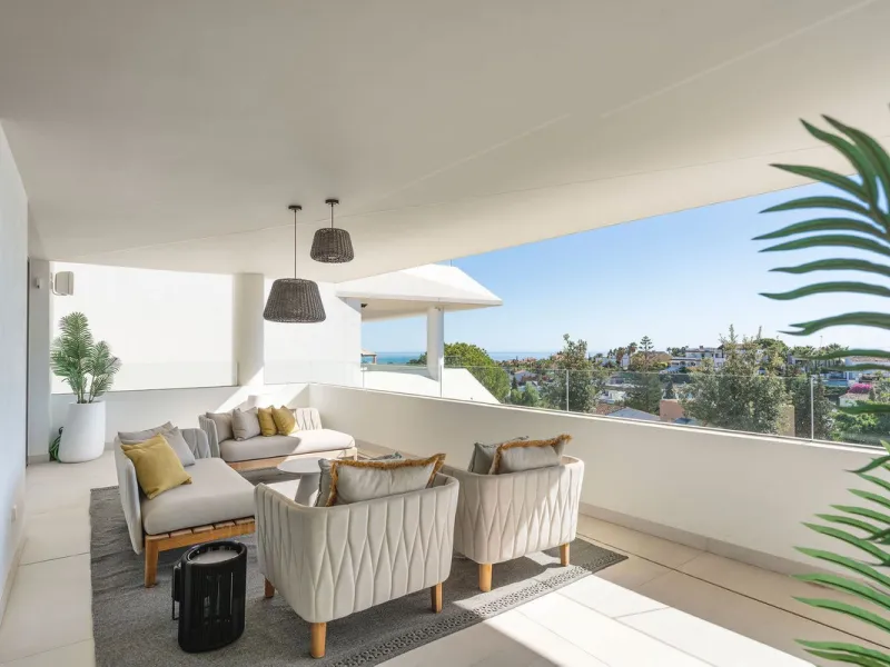 House - Semi-Detached House в продаже в Marbella, Málaga. В доме 4 спален и 4 ванных комнат. Площадь дома 463 м². Площадь участка 90 м²