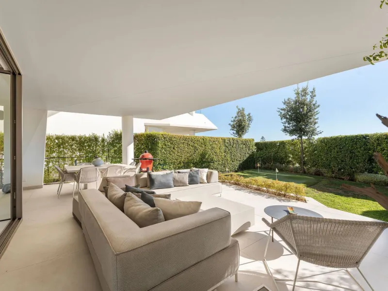 House - Semi-Detached House в продаже в Marbella, Málaga. В доме 4 спален и 4 ванных комнат. Площадь дома 463 м². Площадь участка 90 м²