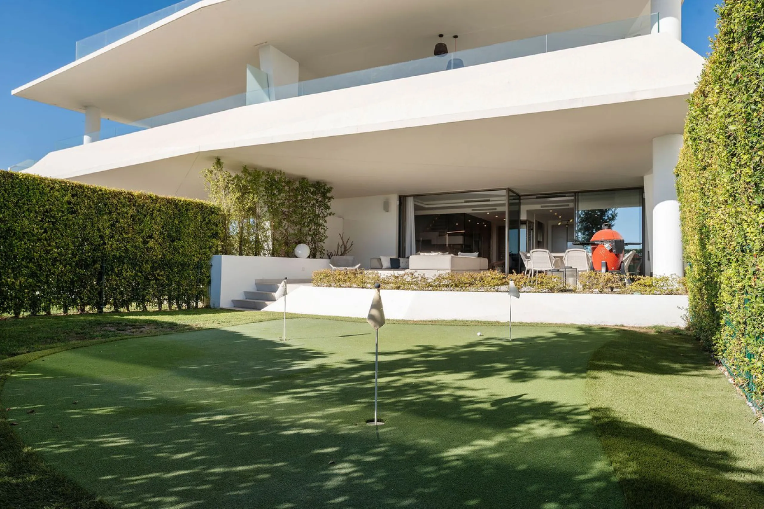 House - Semi-Detached House в продаже в Marbella, Málaga. В доме 4 спален и 4 ванных комнат. Площадь дома 463 м². Площадь участка 90 м²