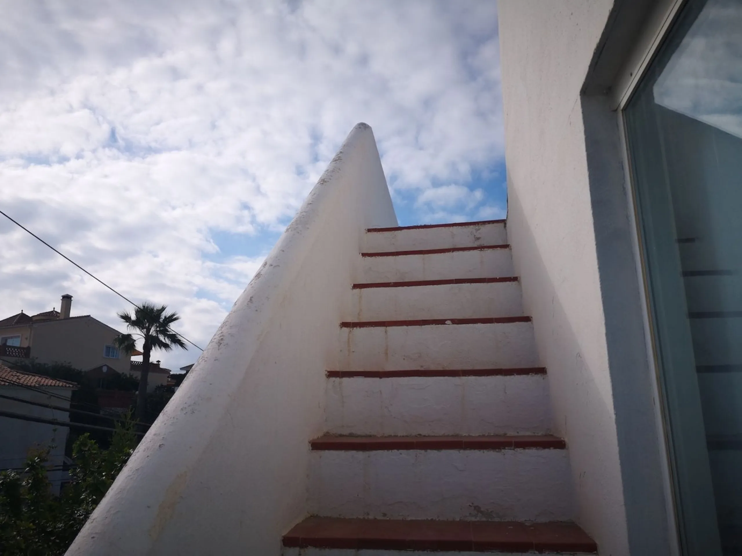 El Faro de Calaburras:  Investment Opportunity.  This is spacious traditional style two floor detached villa which has been cleverly divided into three separate properties, each with its own entrance.  On the upper entry level, there is a two bedroom/two 