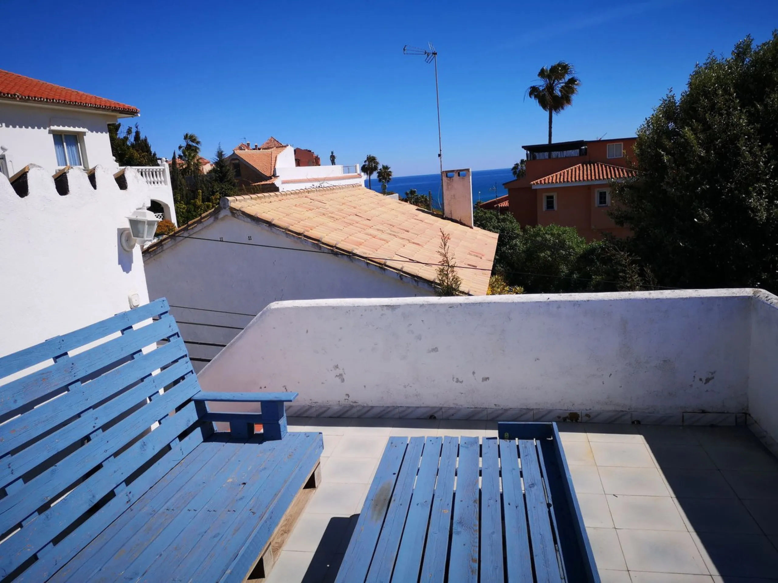 El Faro de Calaburras:  Investment Opportunity.  This is spacious traditional style two floor detached villa which has been cleverly divided into three separate properties, each with its own entrance.  On the upper entry level, there is a two bedroom/two 
