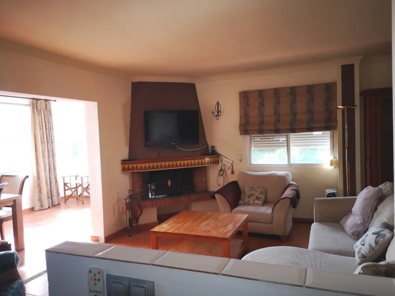 El Faro de Calaburras:  Investment Opportunity.  This is spacious traditional style two floor detached villa which has been cleverly divided into three separate properties, each with its own entrance.  On the upper entry level, there is a two bedroom/two 
