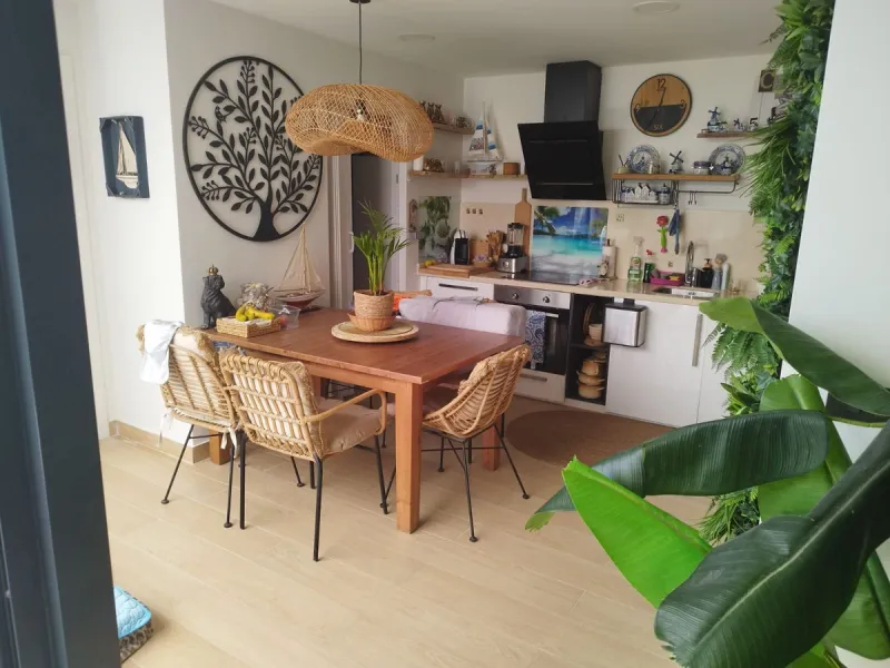 Unique Sea-View Townhouse Just 20 Meters from the Beach in Estepona's Urbanización Pirata – South-Facing Gem!