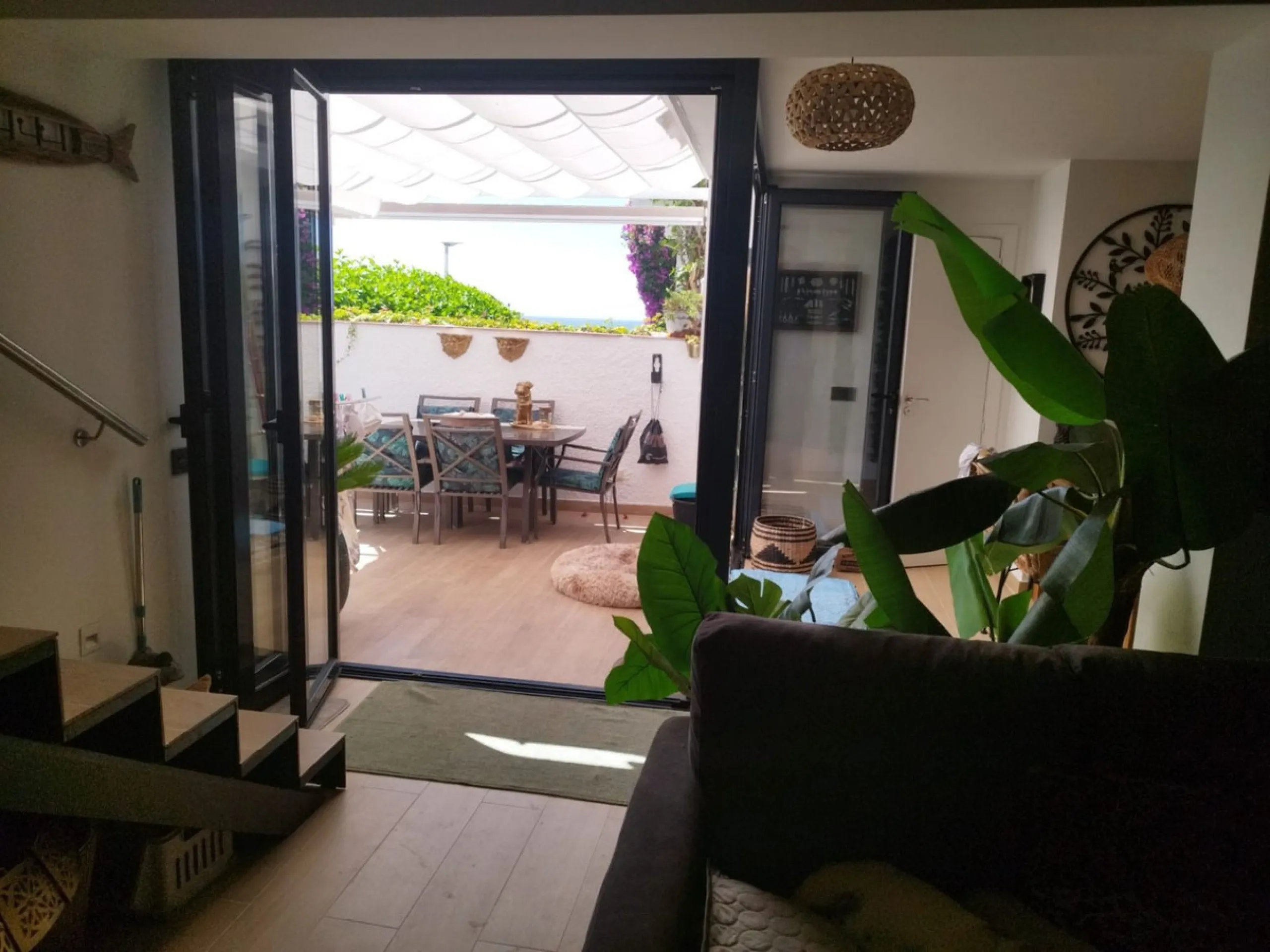 House - Semi-Detached House в продаже в Estepona, Málaga. В доме 3 спален и 4 ванных комнат. Площадь дома 150 м². Площадь участка 50 м²