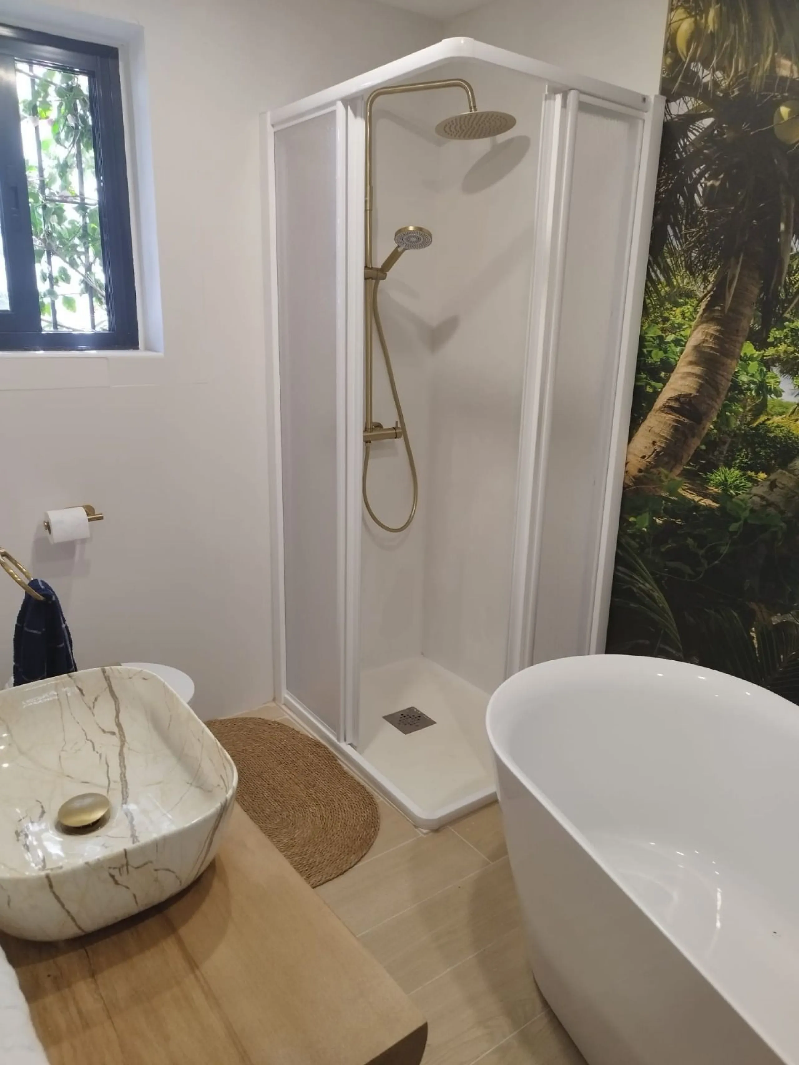 House - Semi-Detached House в продаже в Estepona, Málaga. В доме 3 спален и 4 ванных комнат. Площадь дома 150 м². Площадь участка 50 м²