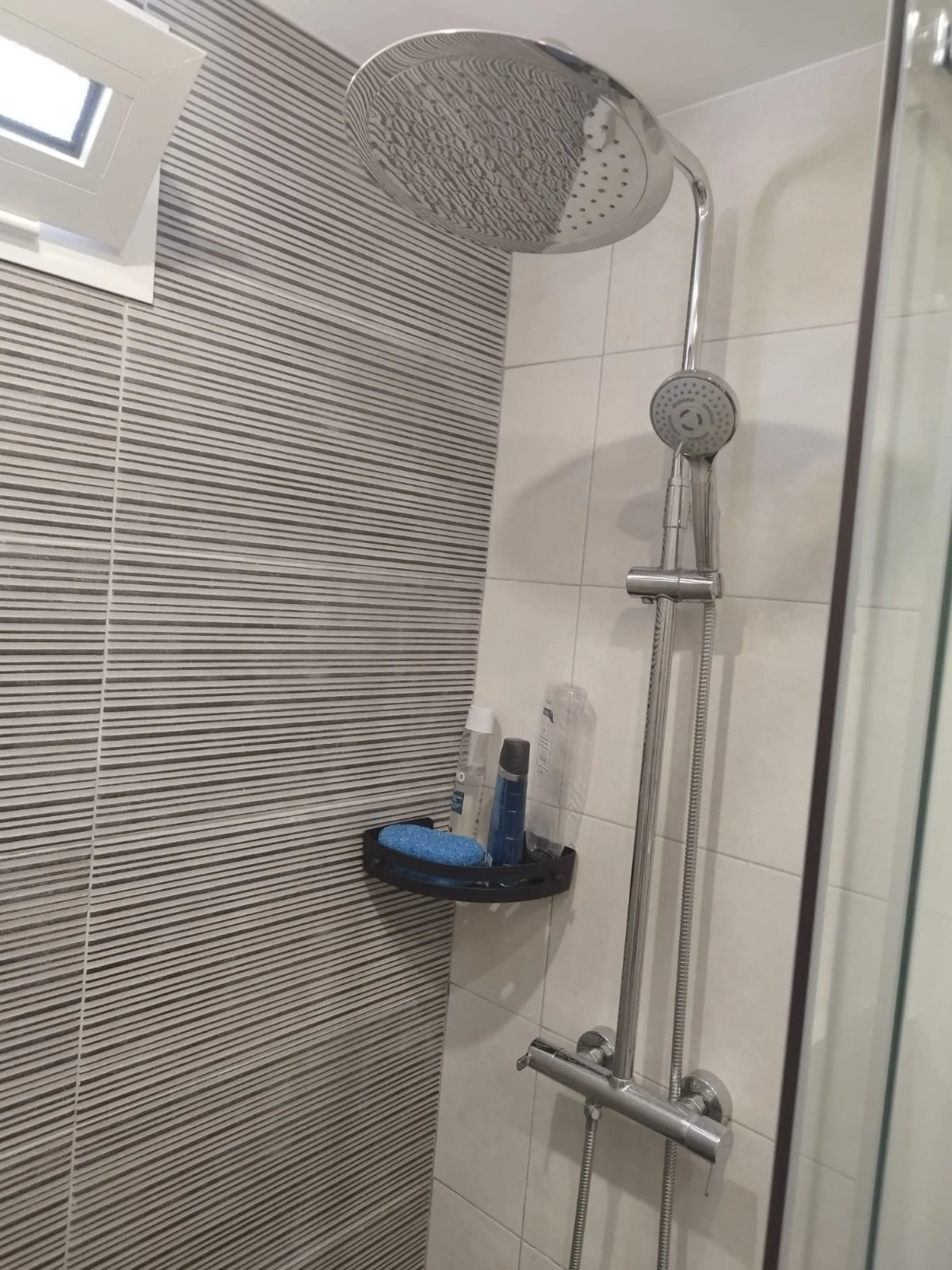 House - Semi-Detached House в продаже в Estepona, Málaga. В доме 3 спален и 4 ванных комнат. Площадь дома 150 м². Площадь участка 50 м²