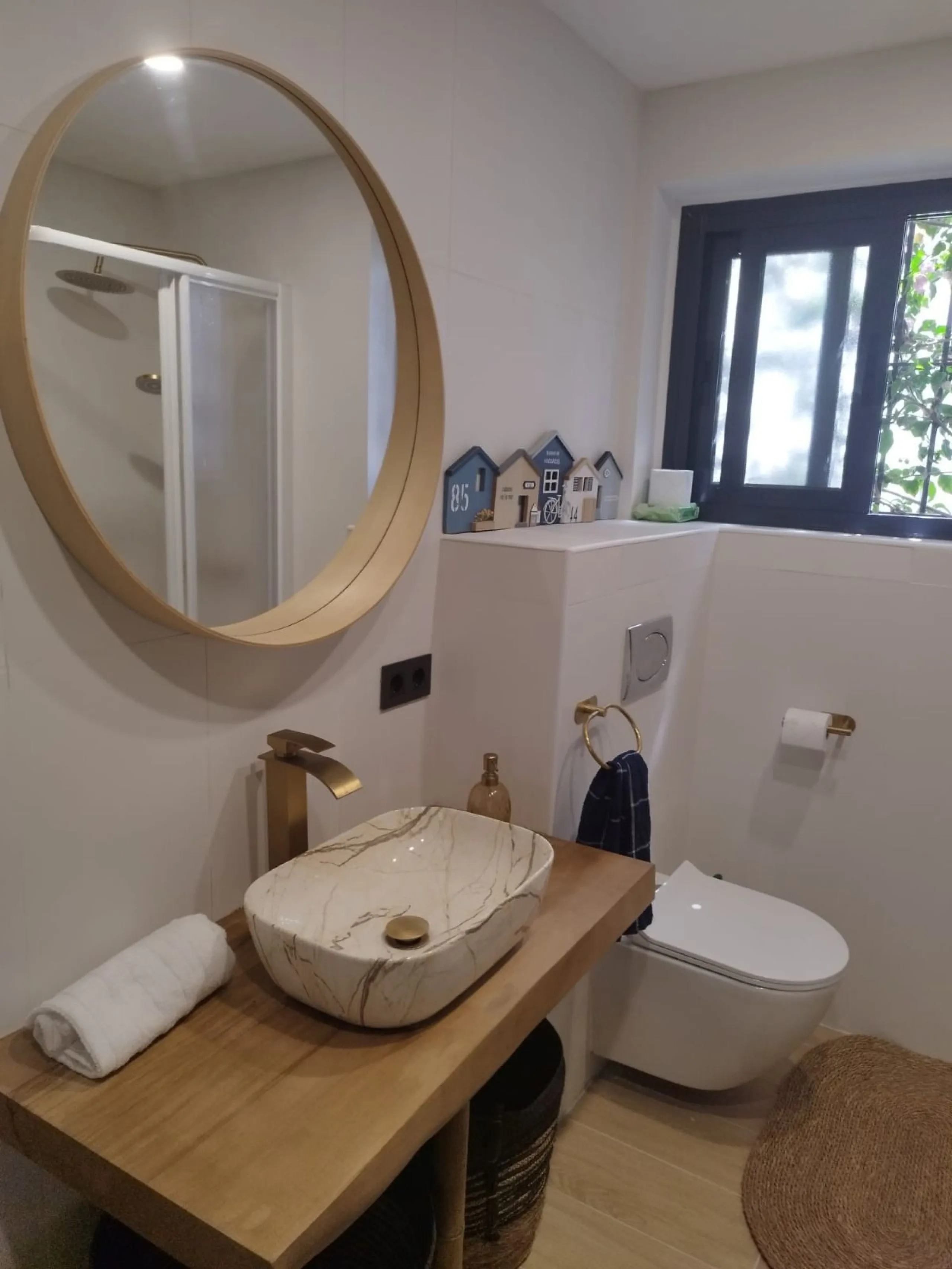 House - Semi-Detached House в продаже в Estepona, Málaga. В доме 3 спален и 4 ванных комнат. Площадь дома 150 м². Площадь участка 50 м²