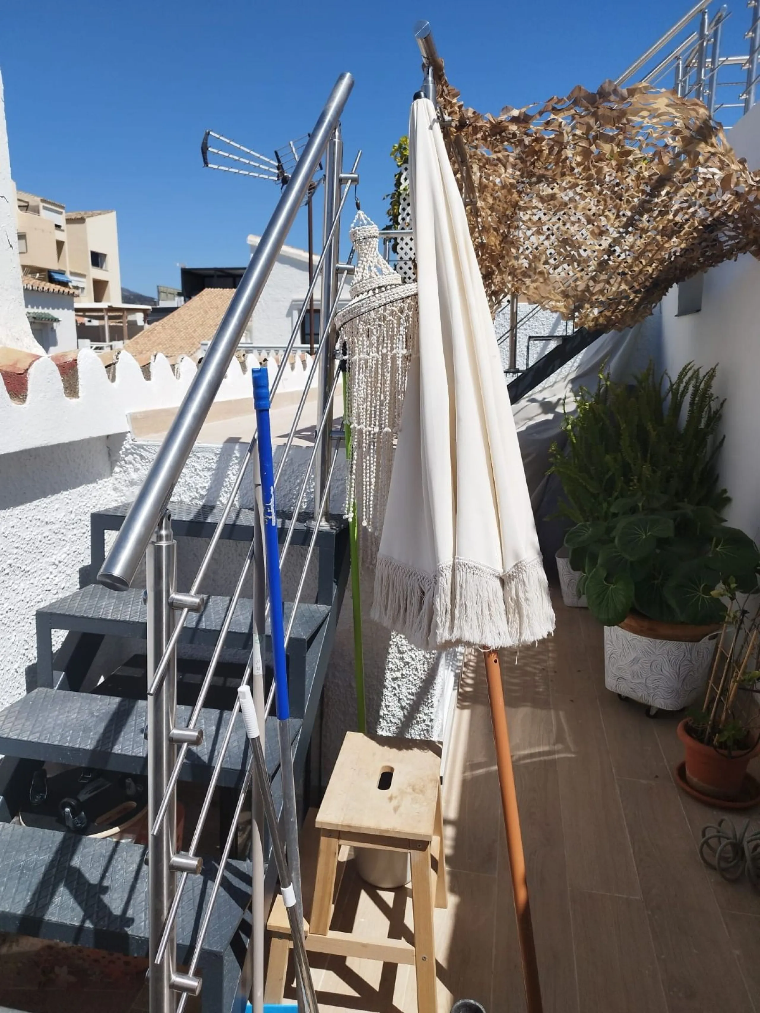 House - Semi-Detached House в продаже в Estepona, Málaga. В доме 3 спален и 4 ванных комнат. Площадь дома 150 м². Площадь участка 50 м²