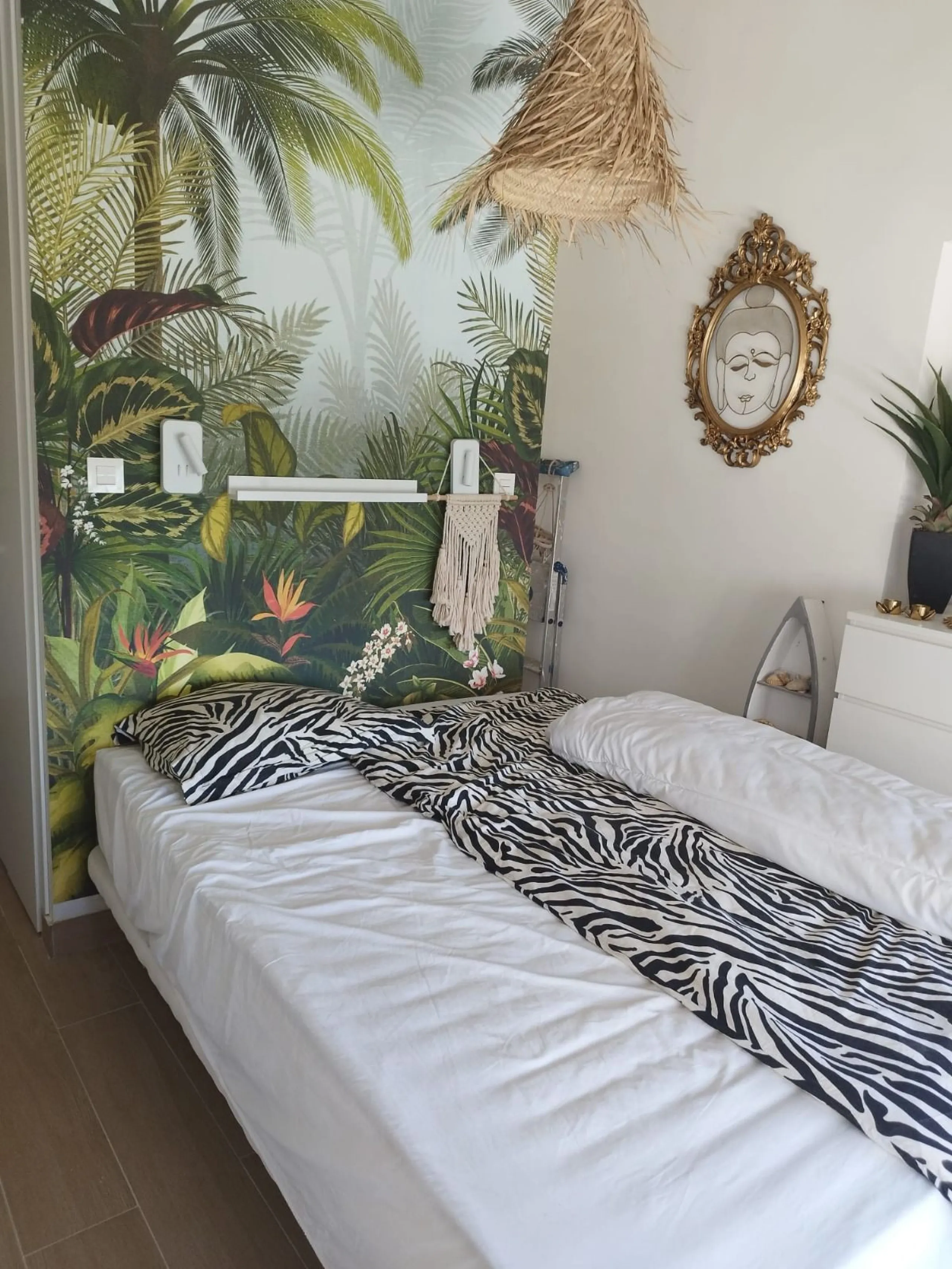 House - Semi-Detached House в продаже в Estepona, Málaga. В доме 3 спален и 4 ванных комнат. Площадь дома 150 м². Площадь участка 50 м²