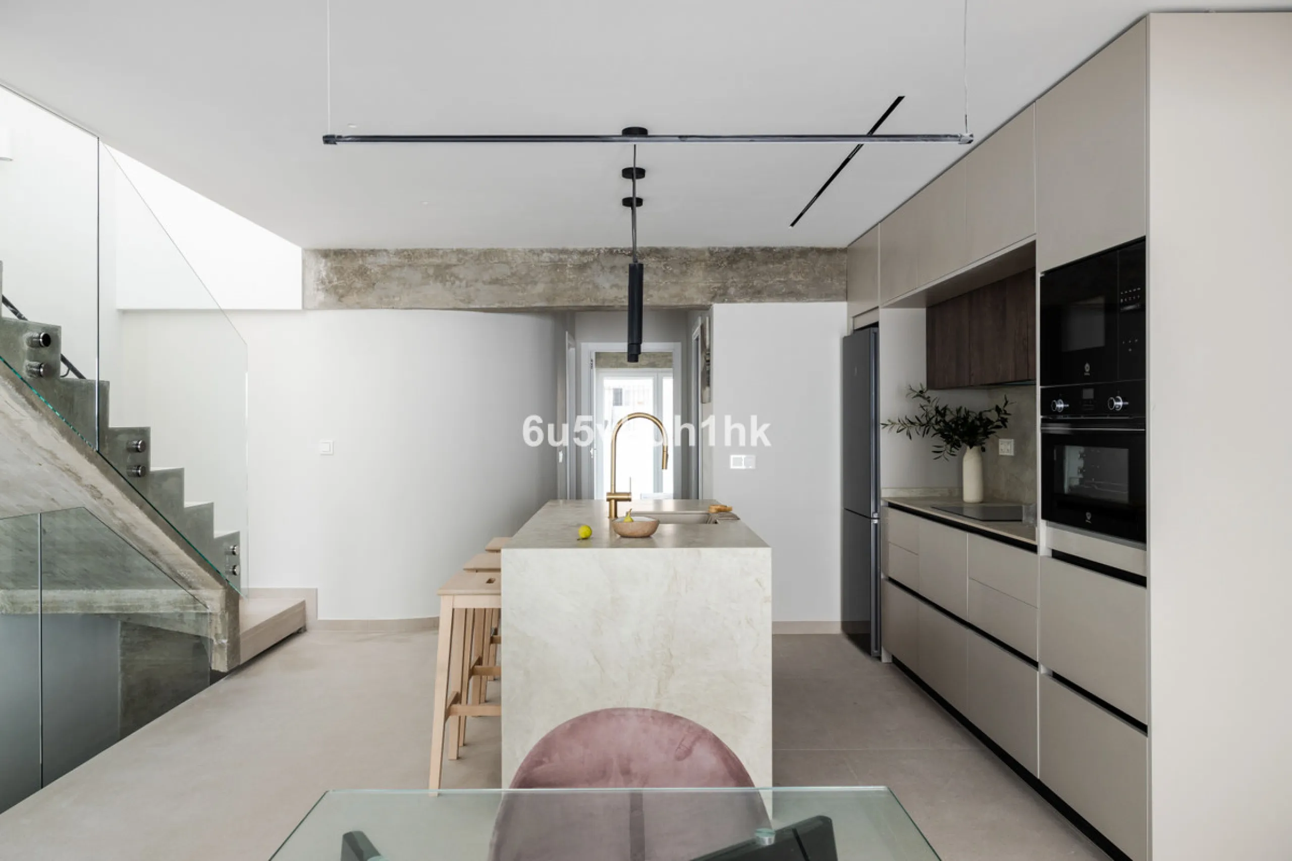 House - Townhouse в продаже в Málaga, Málaga. В доме 3 спален и 2 ванных комнат. Площадь дома 219 м²