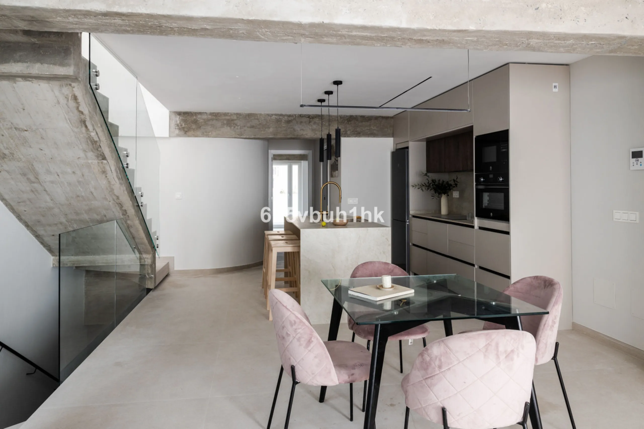 House - Townhouse в продаже в Málaga, Málaga. В доме 3 спален и 2 ванных комнат. Площадь дома 219 м²