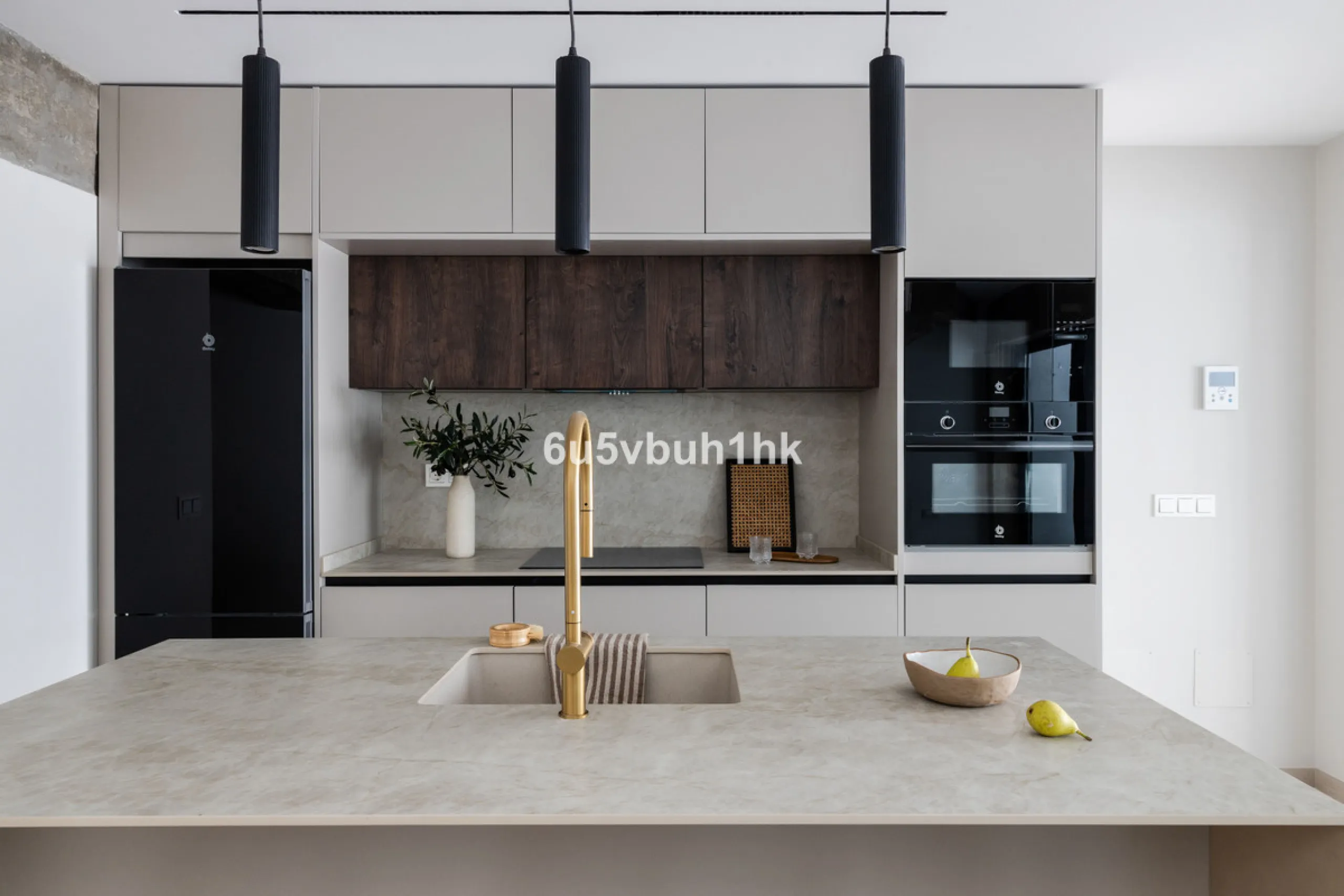 House - Townhouse в продаже в Málaga, Málaga. В доме 3 спален и 2 ванных комнат. Площадь дома 219 м²