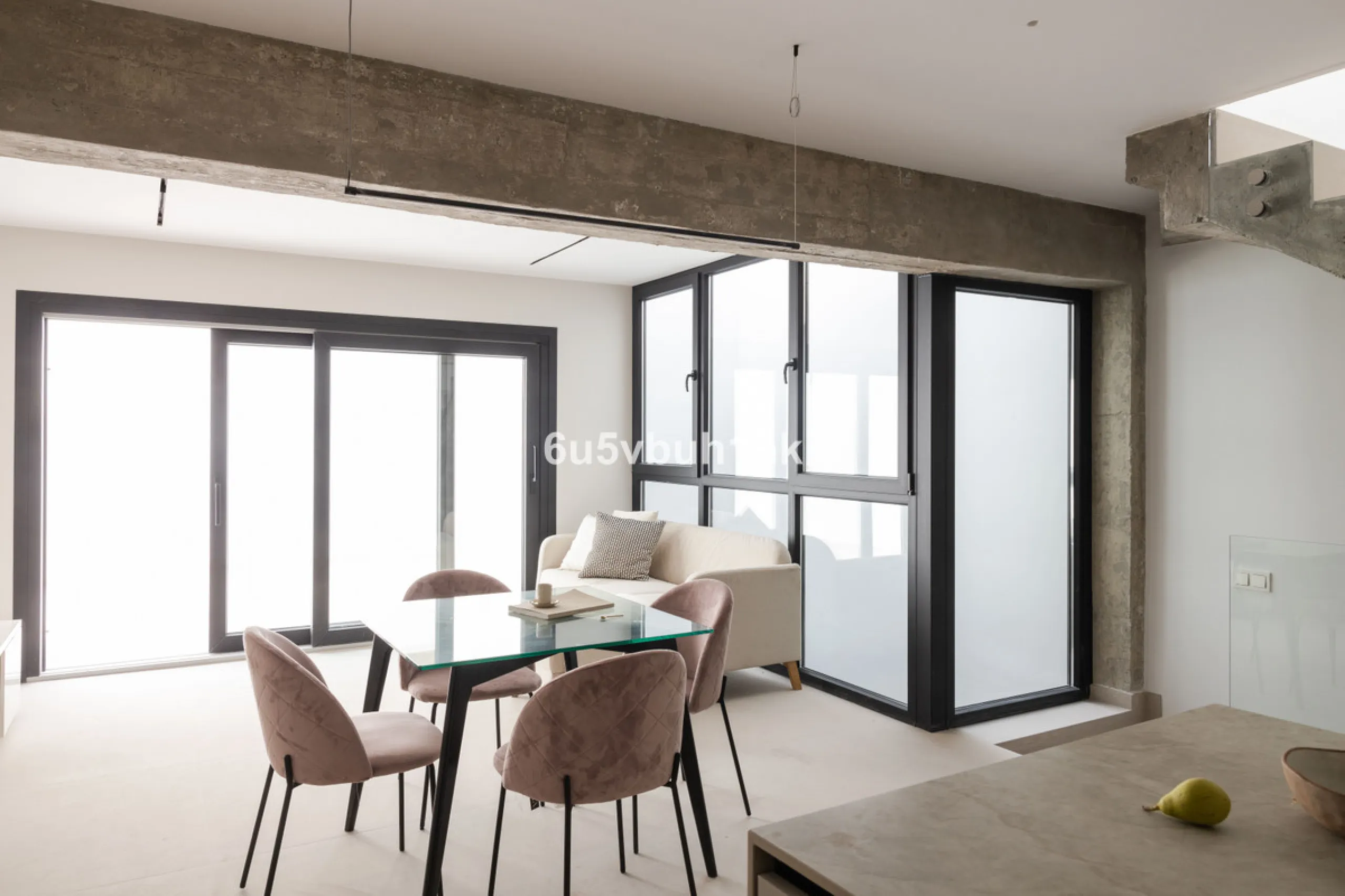 House - Townhouse в продаже в Málaga, Málaga. В доме 3 спален и 2 ванных комнат. Площадь дома 219 м²
