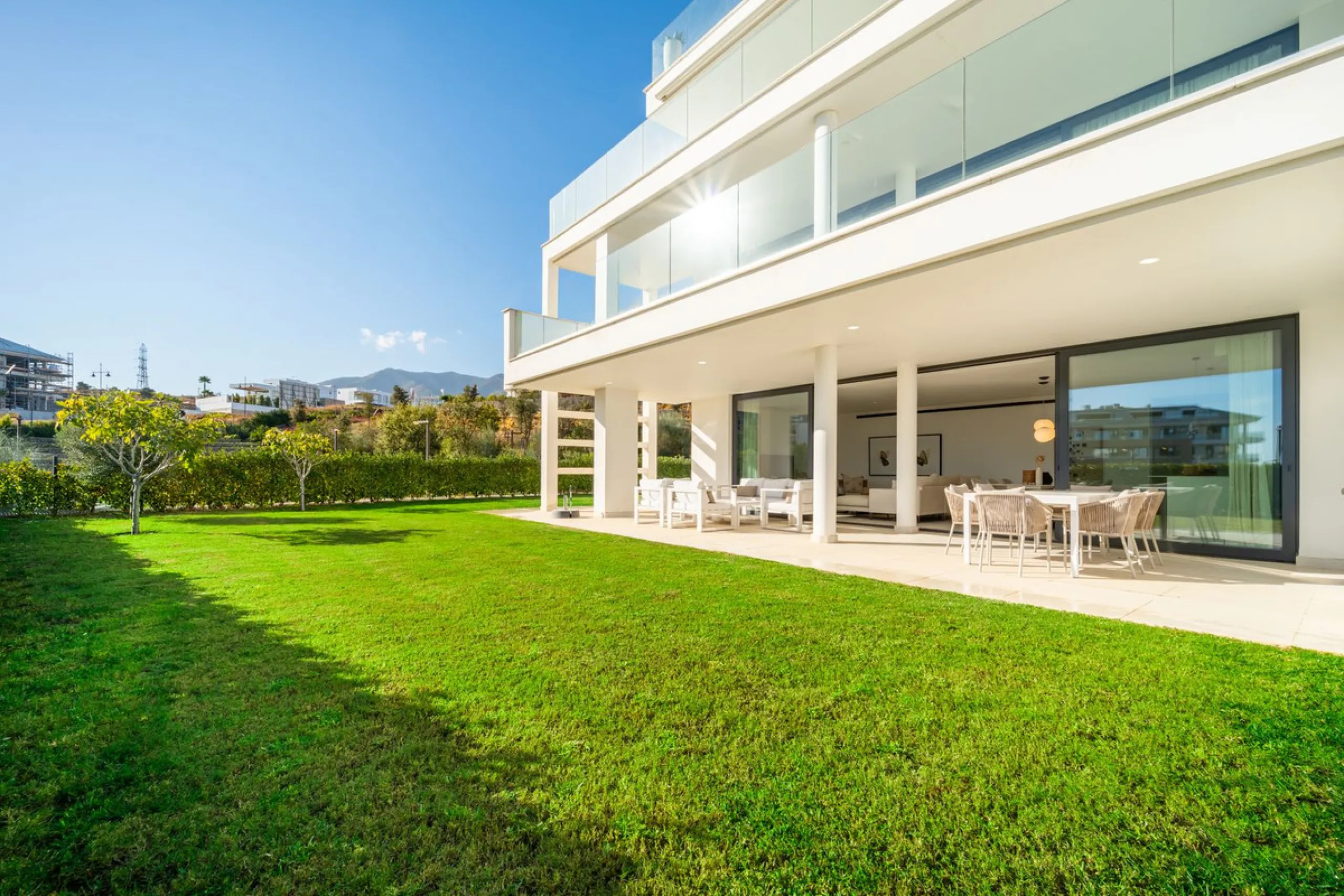 Stunning west facing corner garden apartment, with 3 bedrooms, and 2 bathrooms, spacious living-dining room, open plan kitchen fully furnished and equipped with electricial appliances from Bosch, including MIELE fridge/freezer, laundry area with washing m
