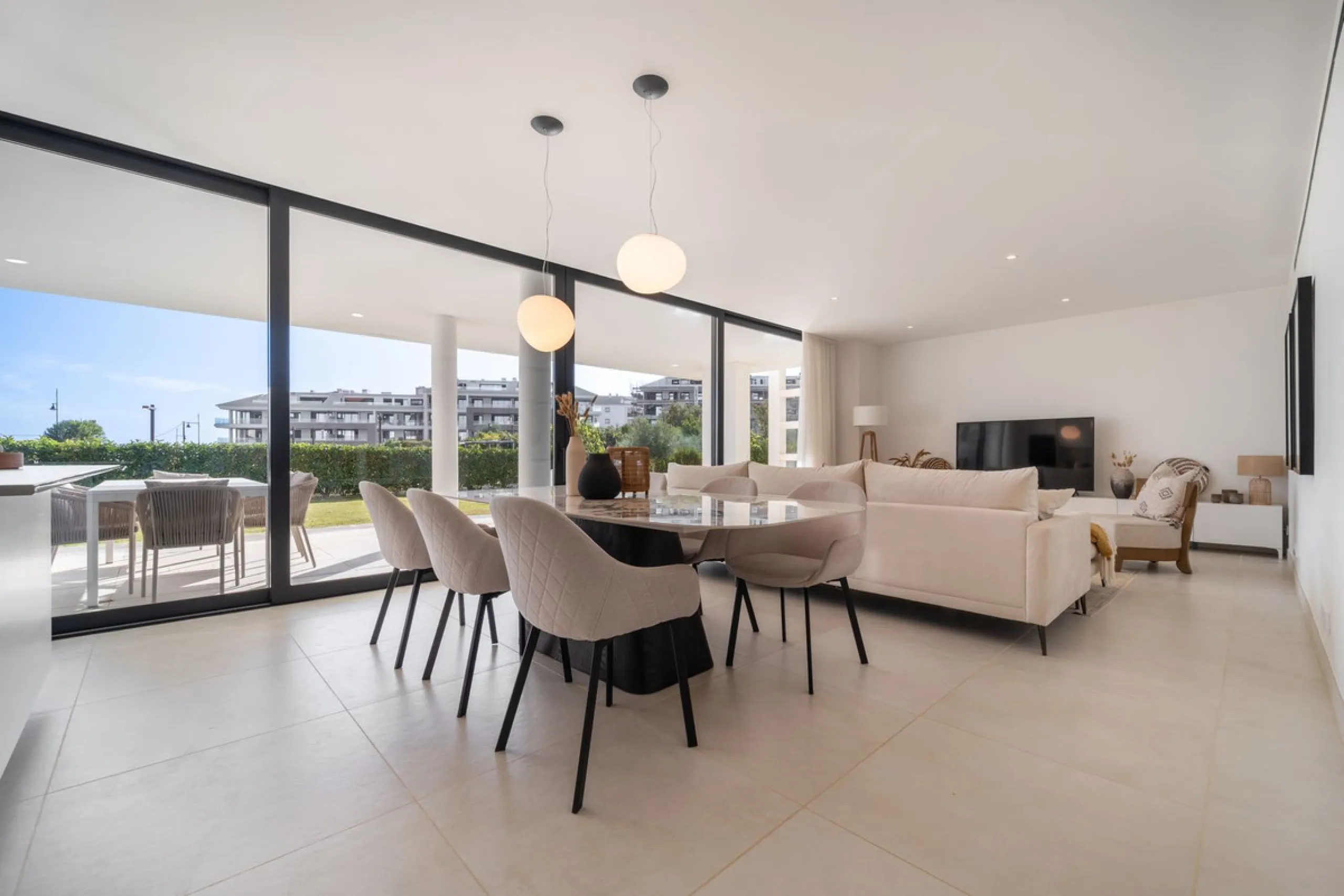 Stunning west facing corner garden apartment, with 3 bedrooms, and 2 bathrooms, spacious living-dining room, open plan kitchen fully furnished and equipped with electricial appliances from Bosch, including MIELE fridge/freezer, laundry area with washing m