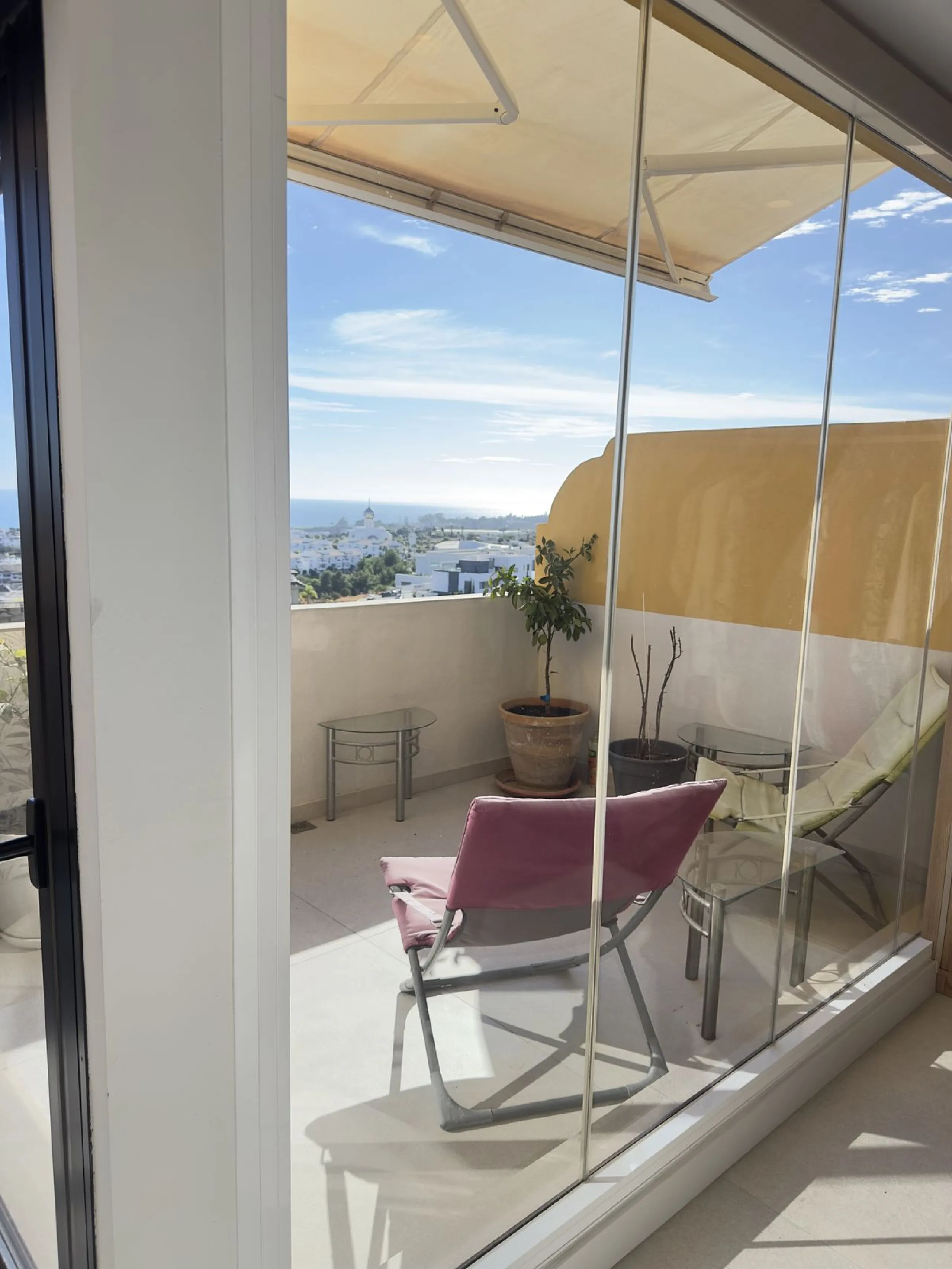This exceptional triplex penthouse stands out as one of the most unique and meticulously designed properties in the Selwo area of Estepona. Its current owners, **renowned interior designers**, carried out a complete **bespoke, full-scale renovation**, ori