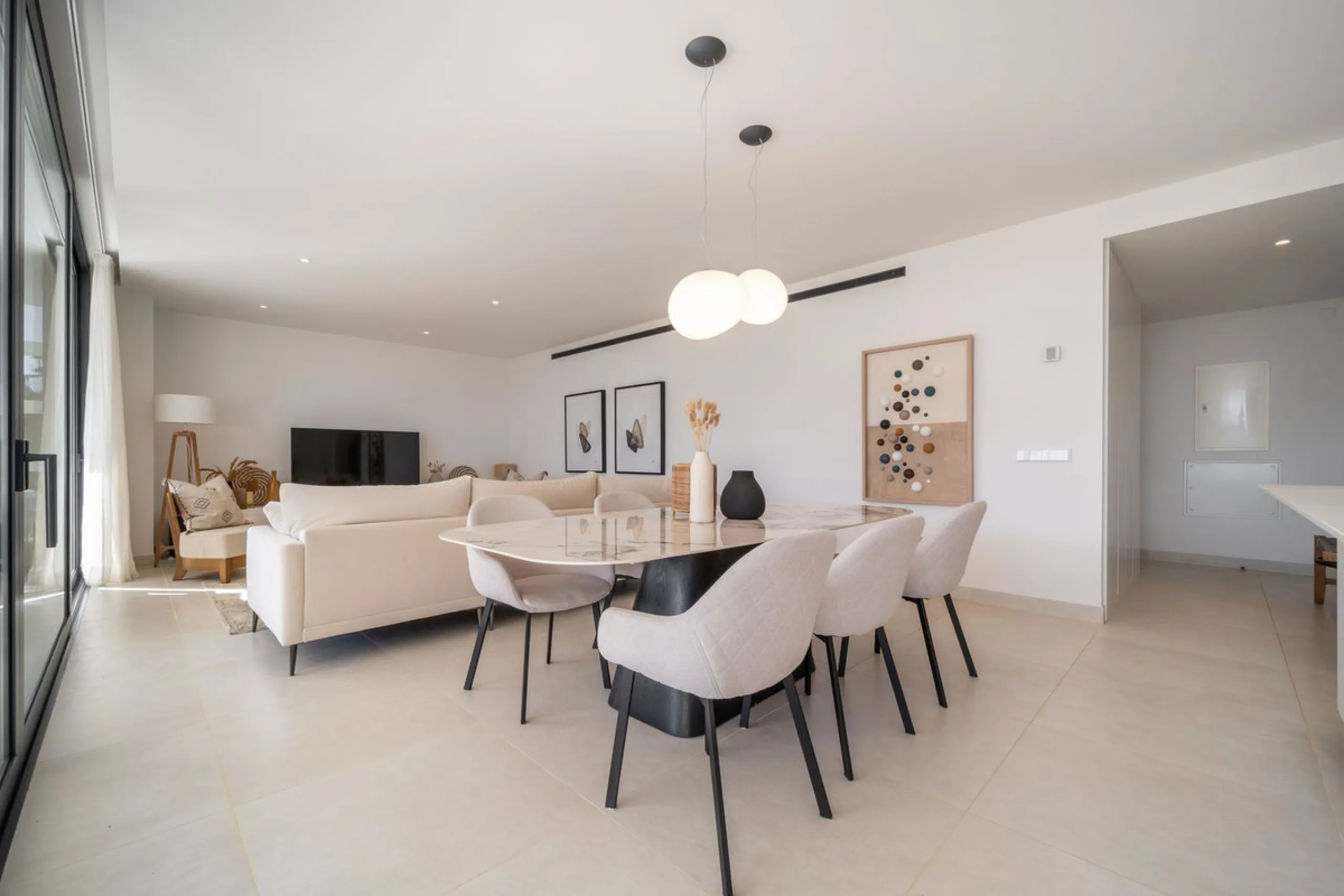 Stunning west facing corner garden apartment, with 3 bedrooms, and 2 bathrooms, spacious living-dining room, open plan kitchen fully furnished and equipped with electricial appliances from Bosch, including MIELE fridge/freezer, laundry area with washing m