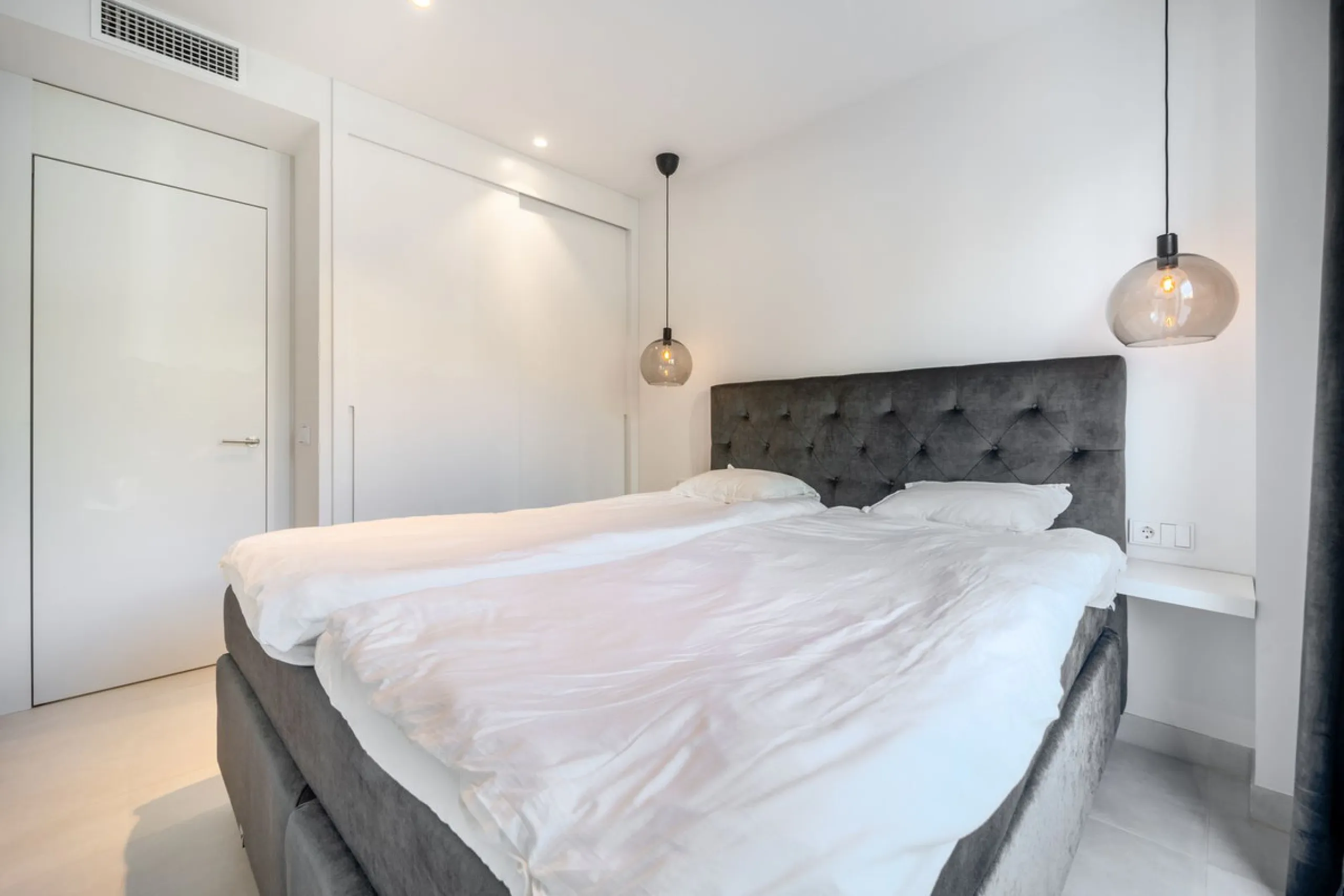 Stunning west facing corner garden apartment, with 3 bedrooms, and 2 bathrooms, spacious living-dining room, open plan kitchen fully furnished and equipped with electricial appliances from Bosch, including MIELE fridge/freezer, laundry area with washing m
